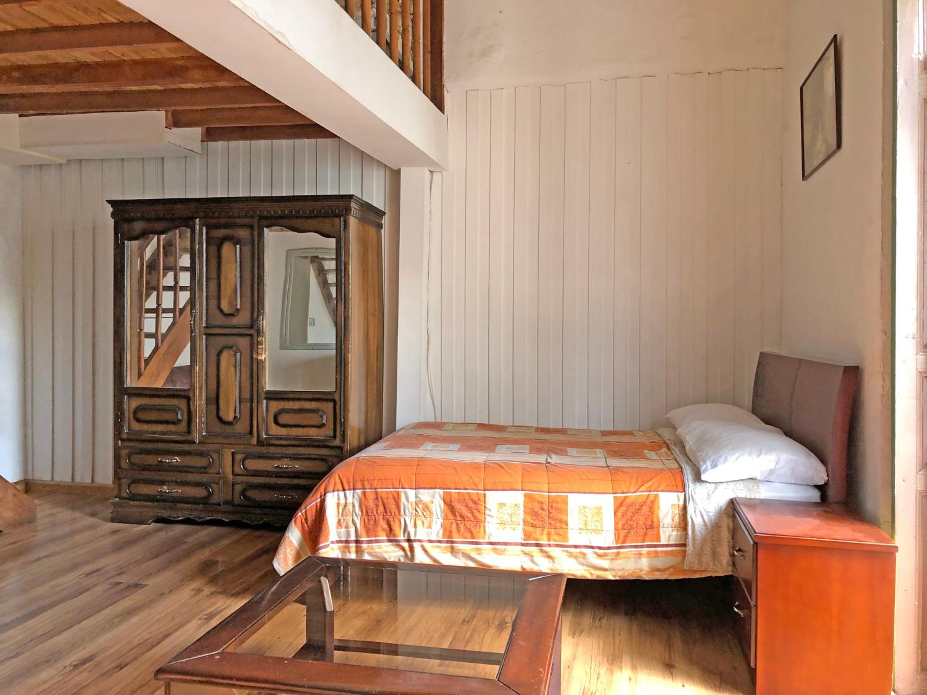 Hostal Latina