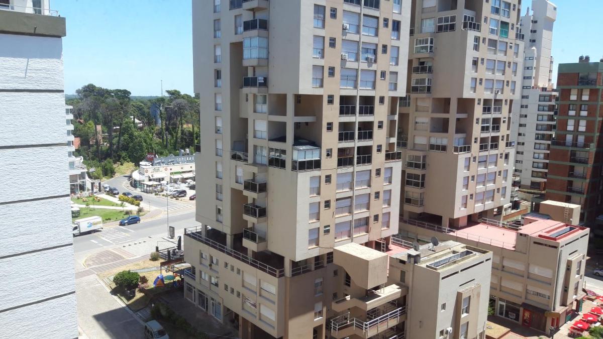 Depto, centro, 3 de la playa, luminoso con balcón