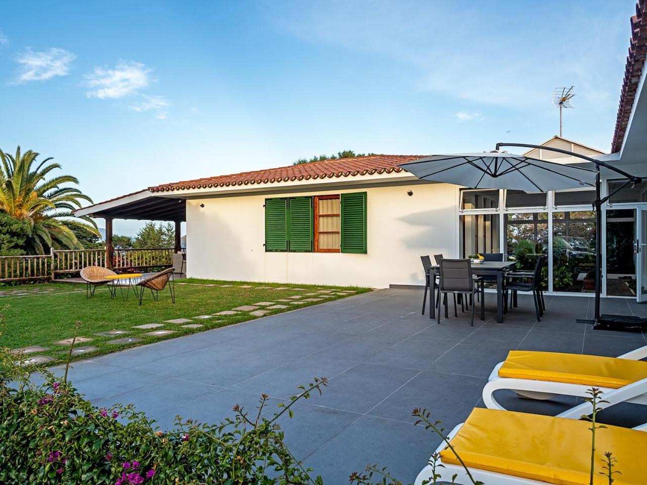 Las Sabinas Villa - El Guincho, Garachico view 2