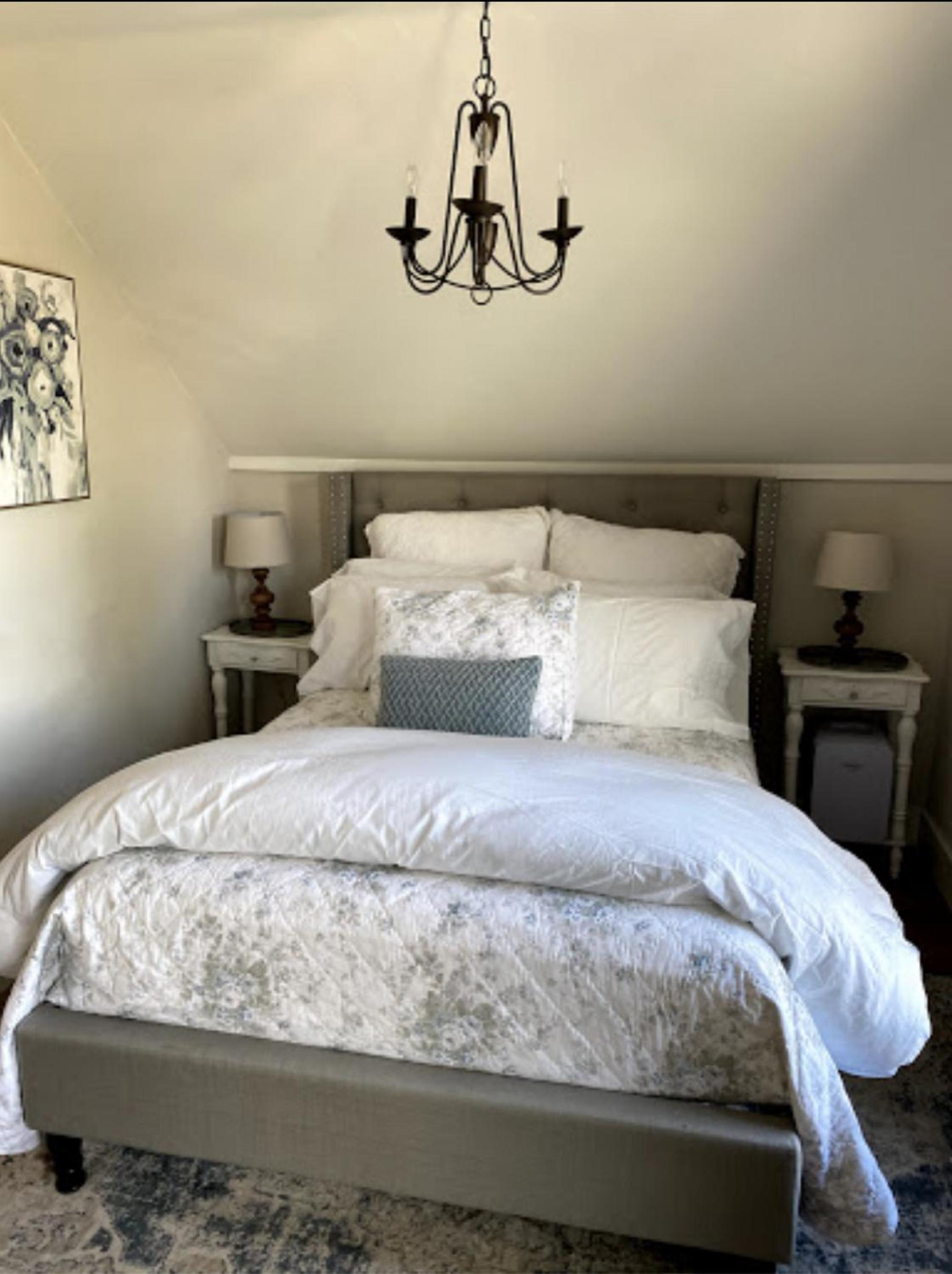 The Farmhouse Inn & Kitchen, 2 blocks from Downtown Whitefish, Montana view 3
