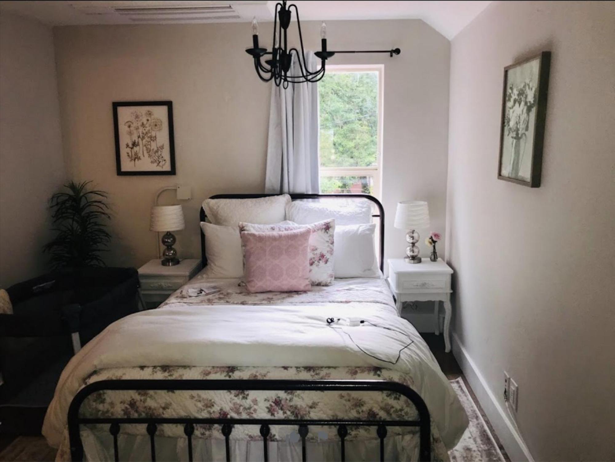 The Farmhouse Inn & Kitchen, 2 blocks from Downtown Whitefish, Montana view 2