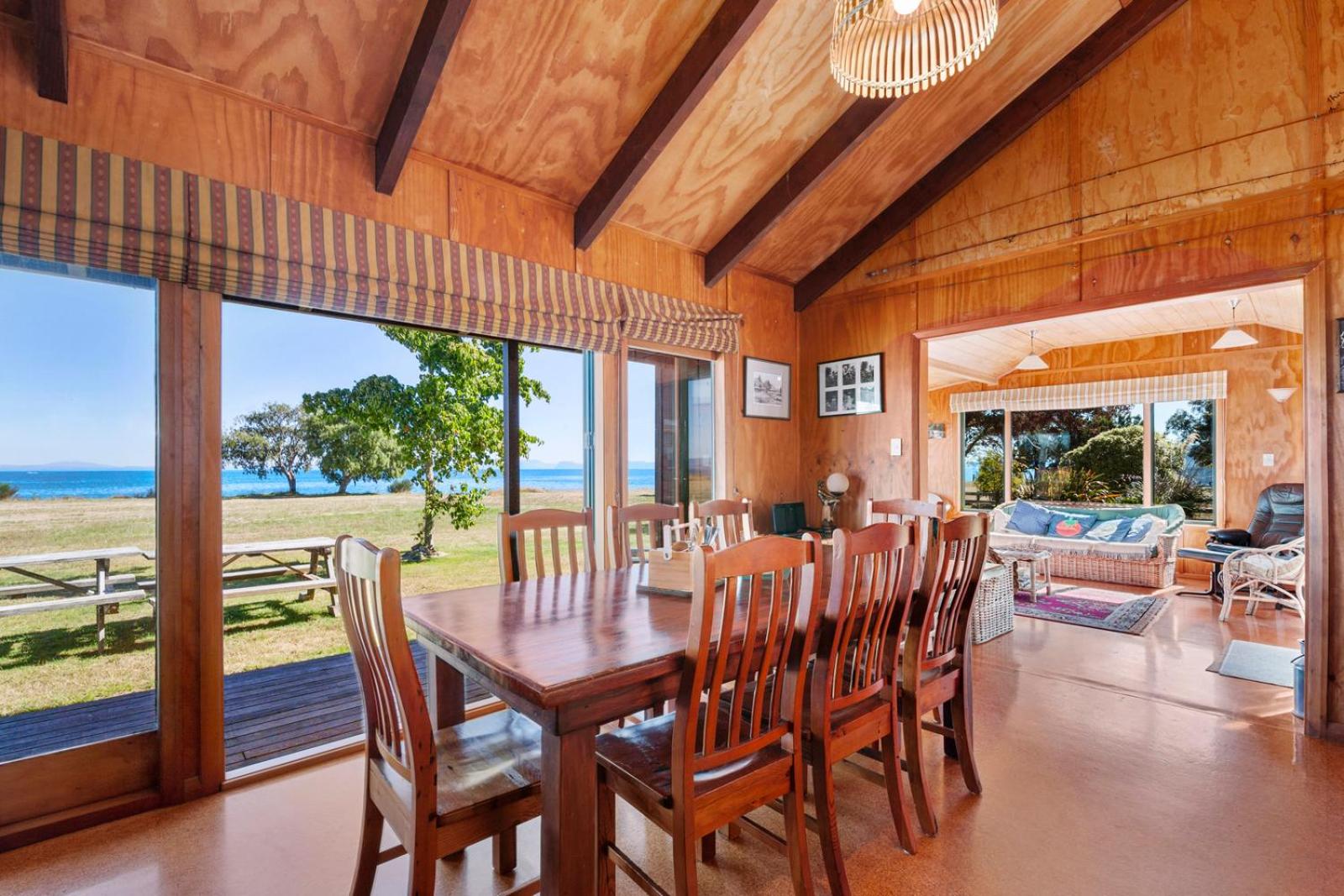 Lakeside Lodge - Tauranga Taupo Holiday Home view 5