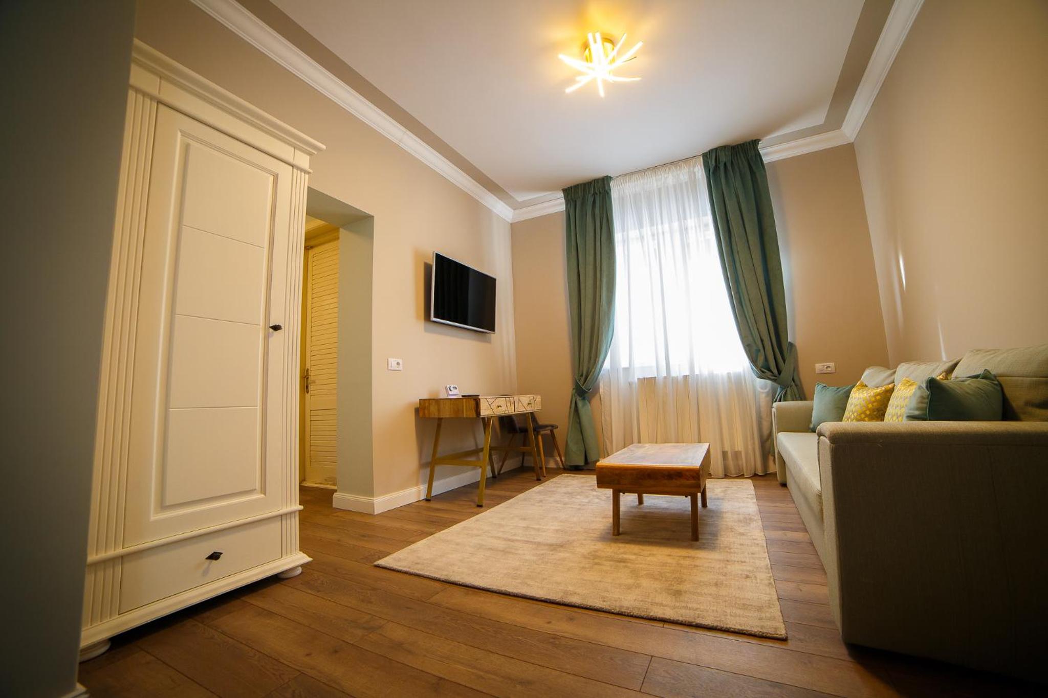 Garrison's Suites view 3