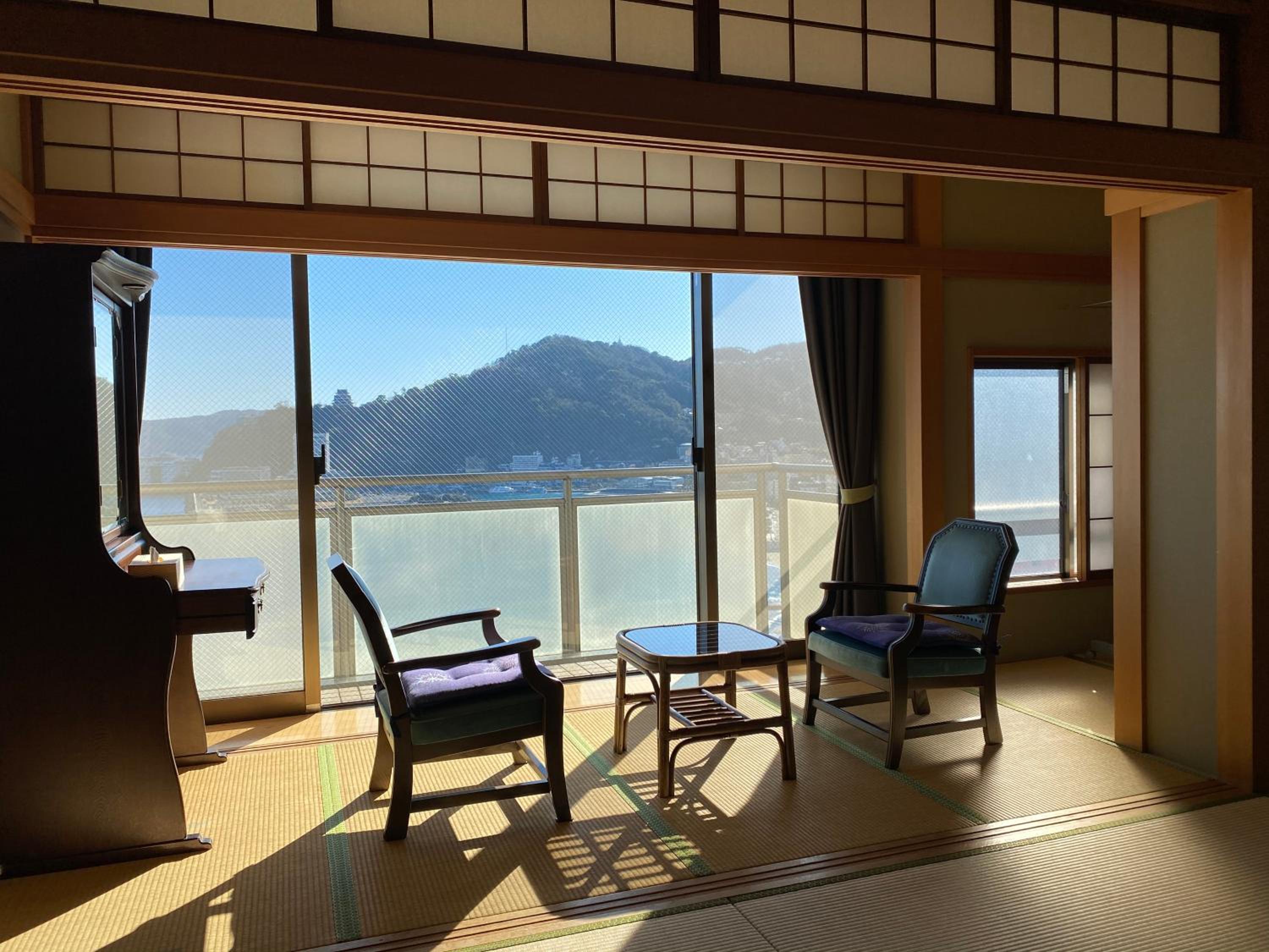 Atami Onsen Guest House Megumi 5 minutes walk from Atami Station