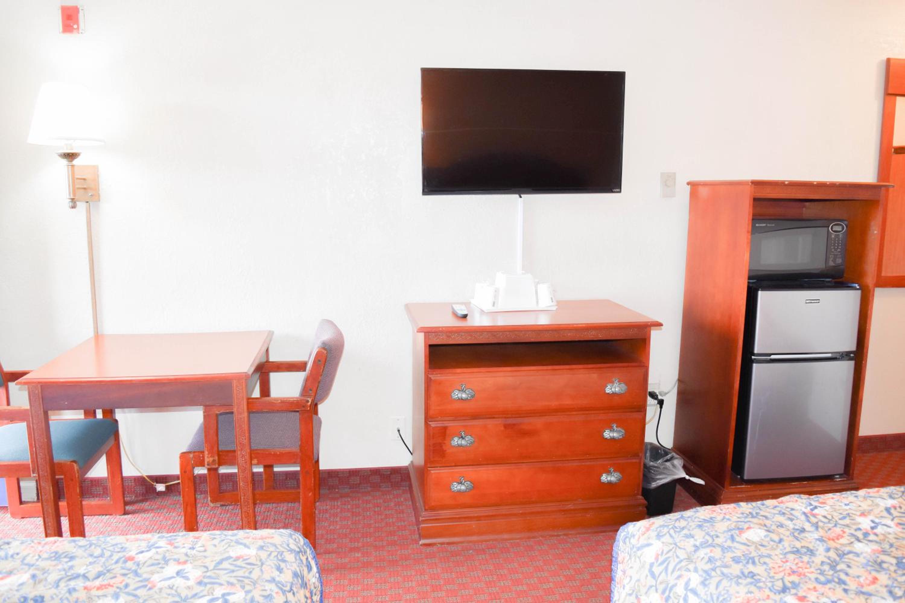 Knights Inn North Attleboro - Property Image 6