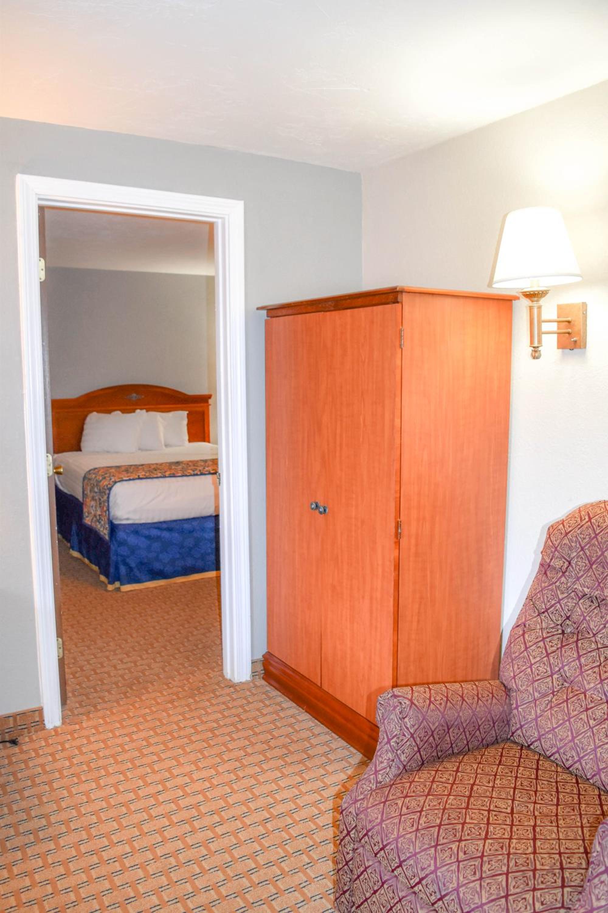 Knights Inn North Attleboro - Property Image 38