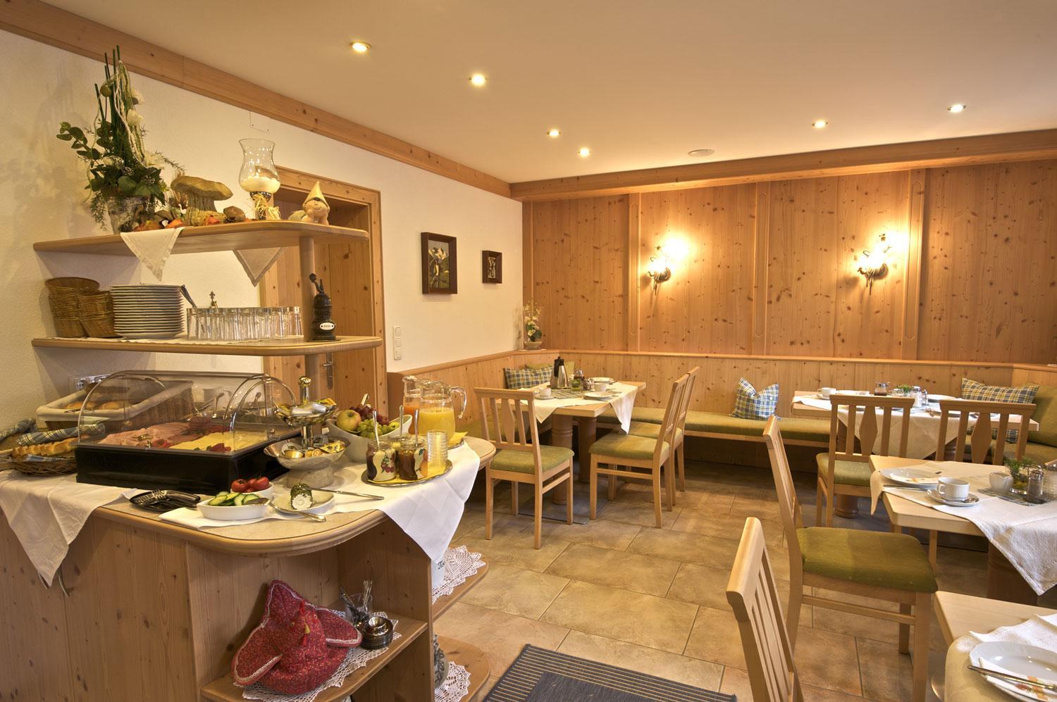 Pension Hinterholzer Apartments und Zimmer