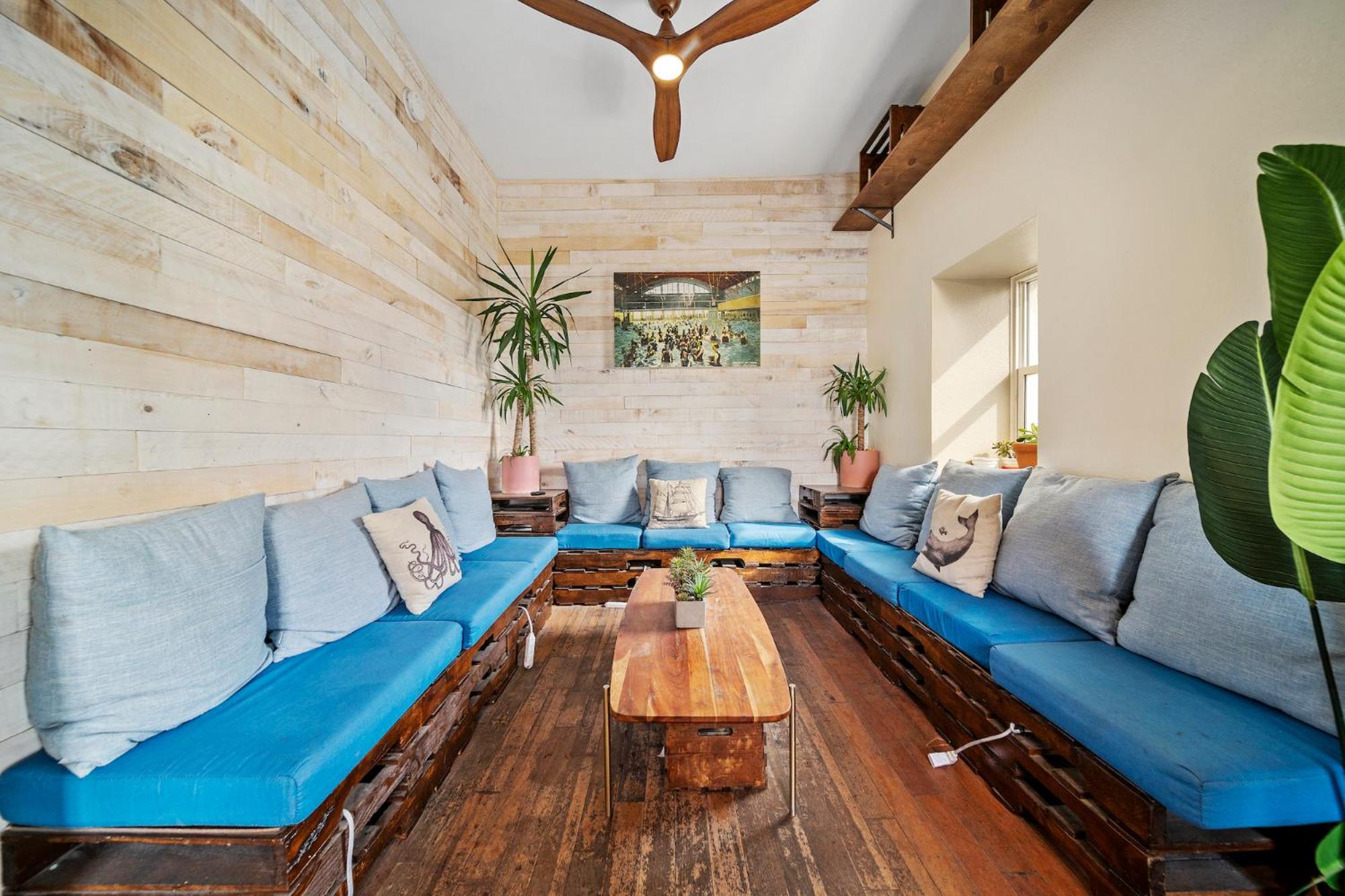 lounge