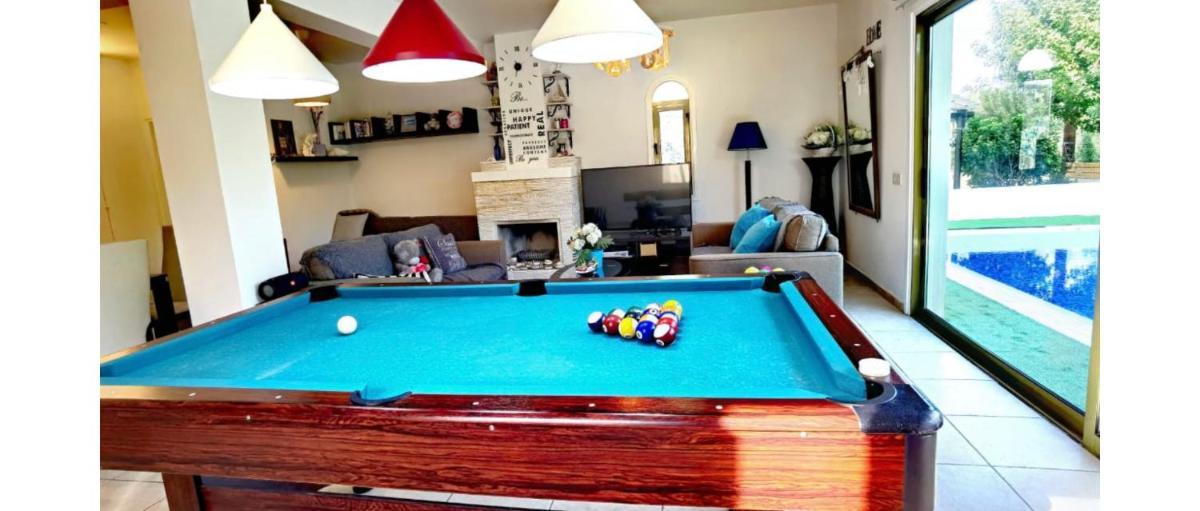 Hotel Golden Coast Marina 4 Bed Villa - Image 1