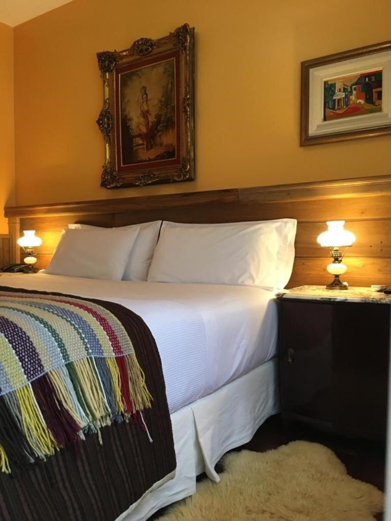 Los Nobles Hostal de Bosque