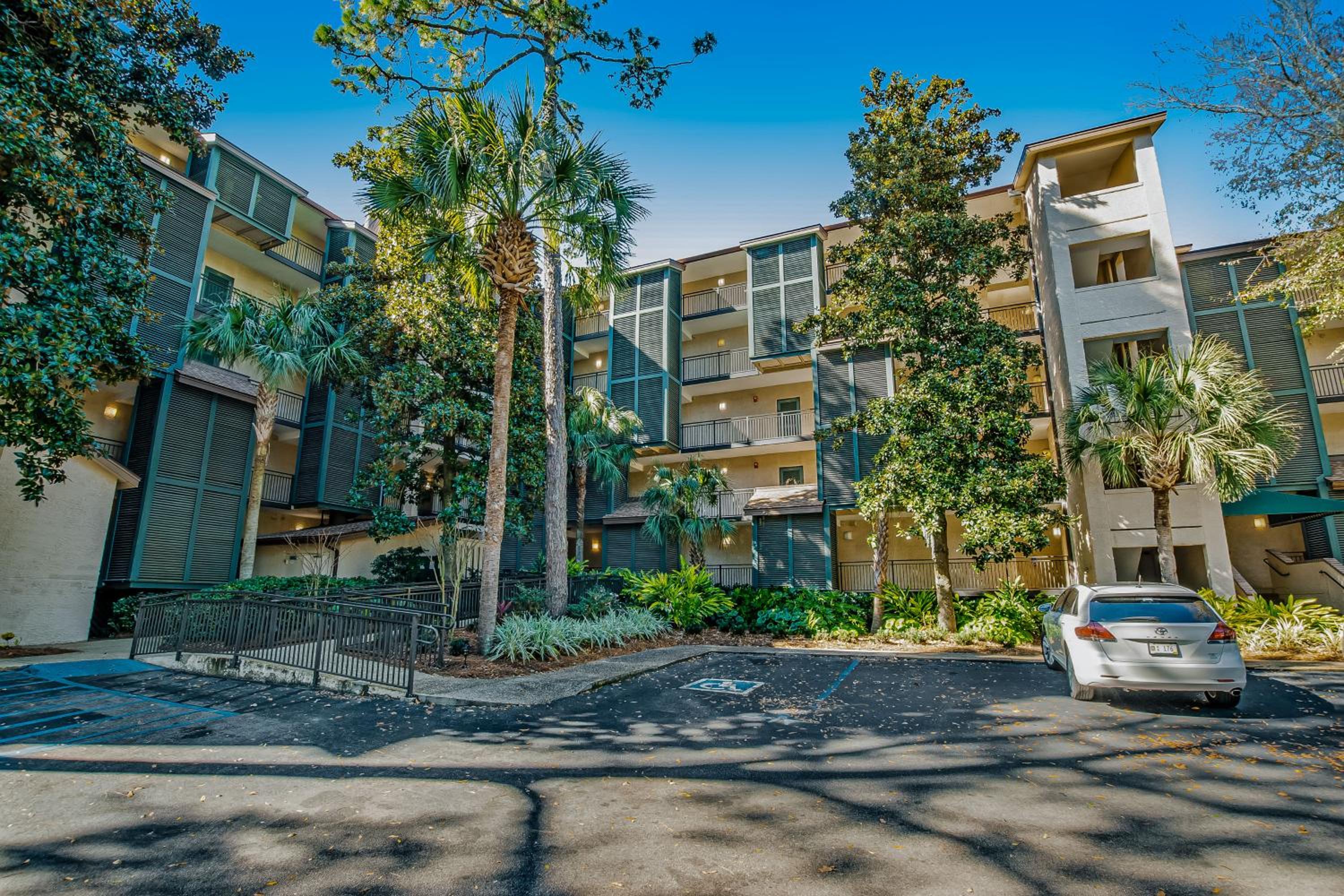 Hotel Beachside Tennis 1893 - Image 1
