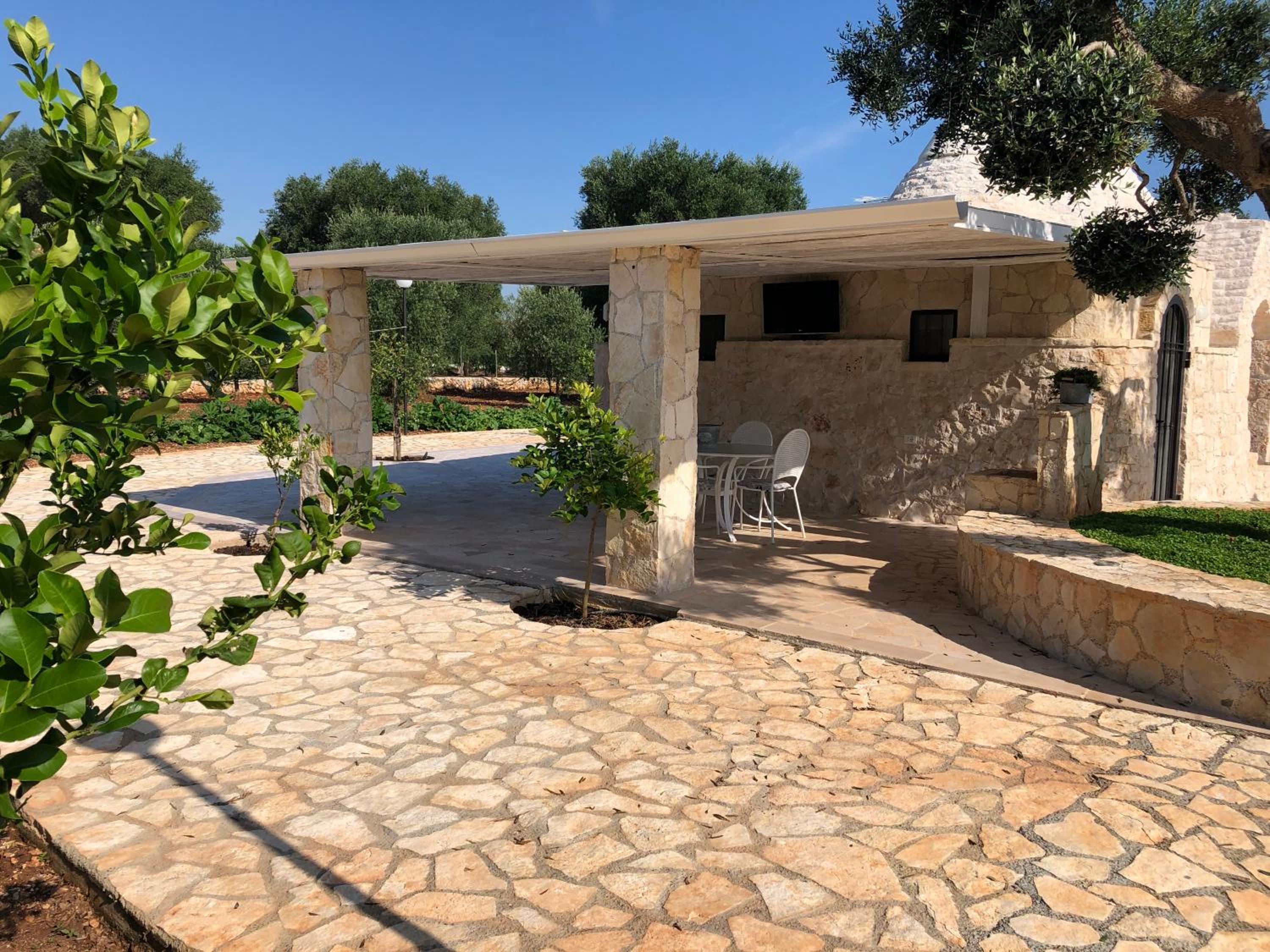 TRULLO PARCOMONSIGNORE CON PISCINA PRIVATA view 5