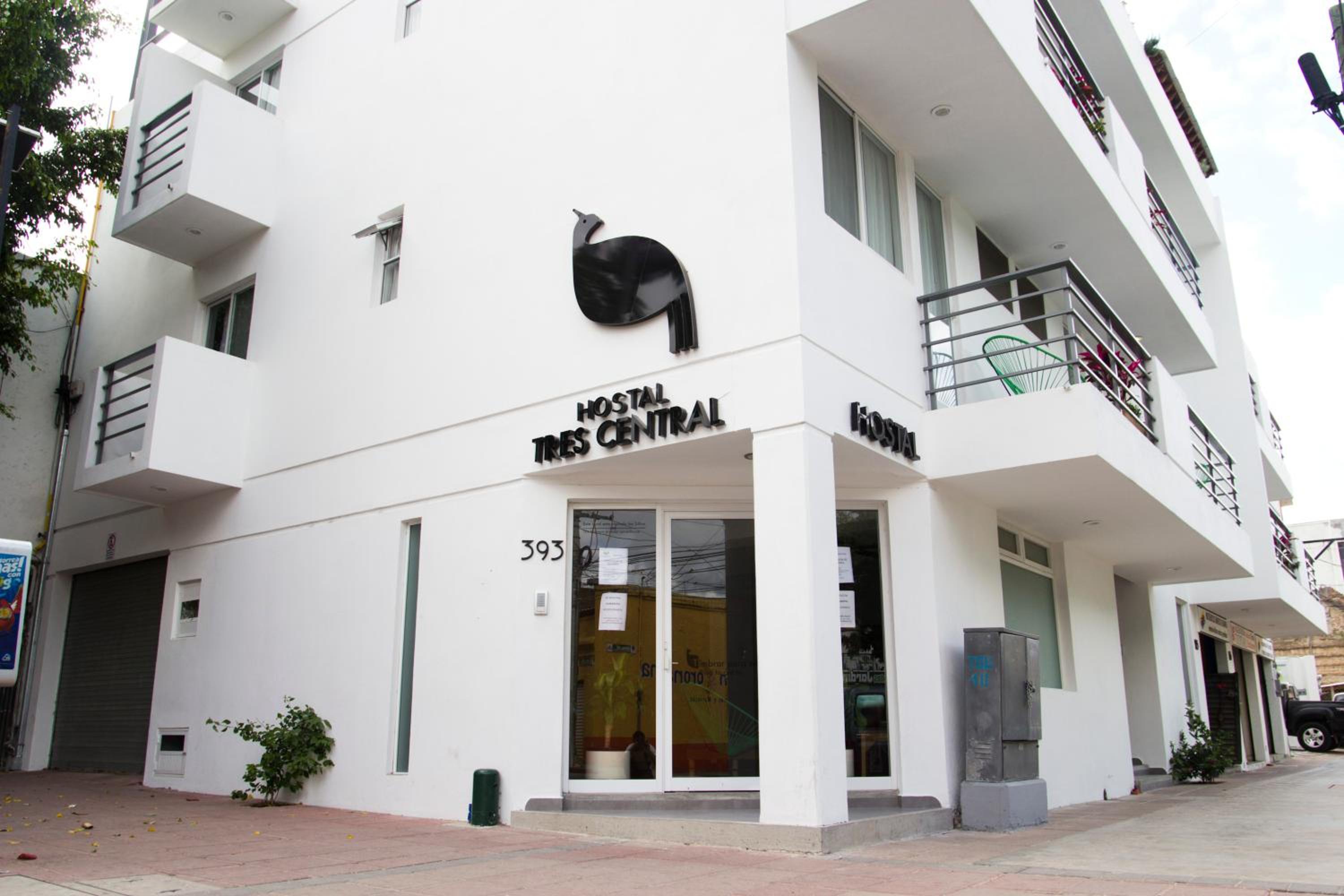 Hotel Hostal Tres Central - Image 1