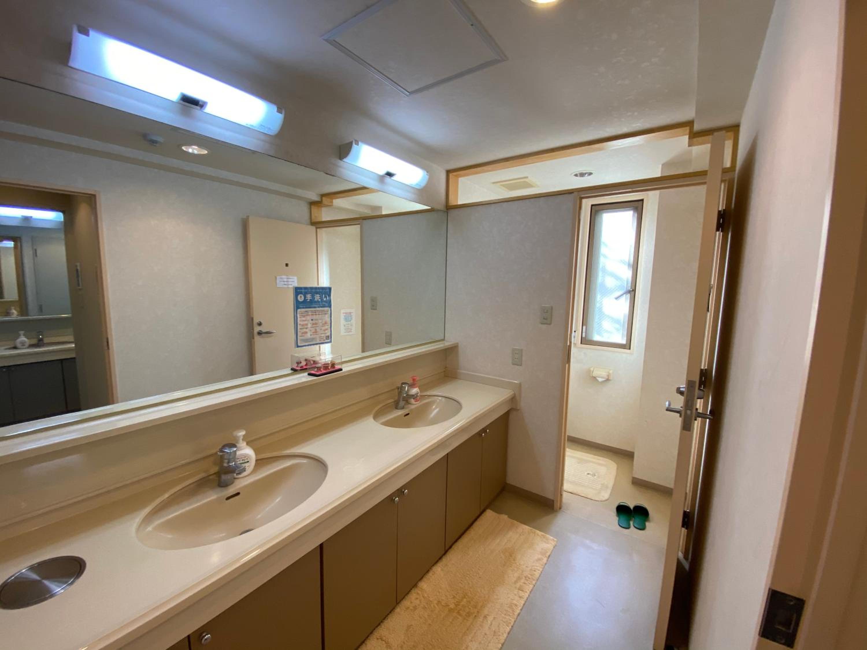 Atami Onsen Guest House Megumi 5 minutes walk from Atami Station