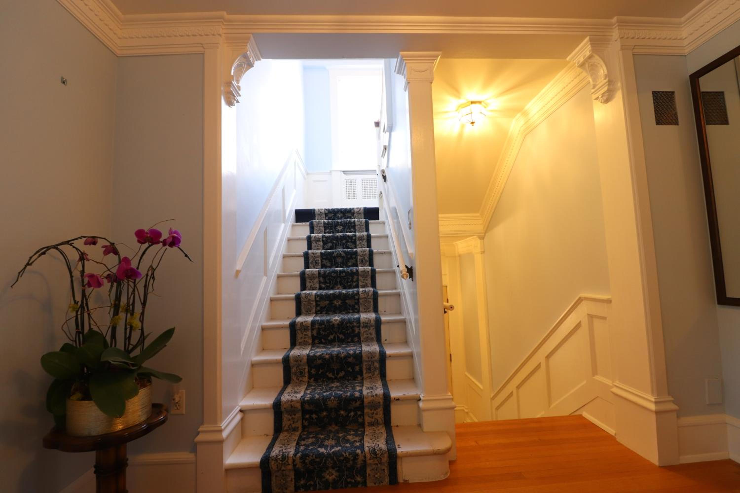 Lipton Place by Elegant Waterfront