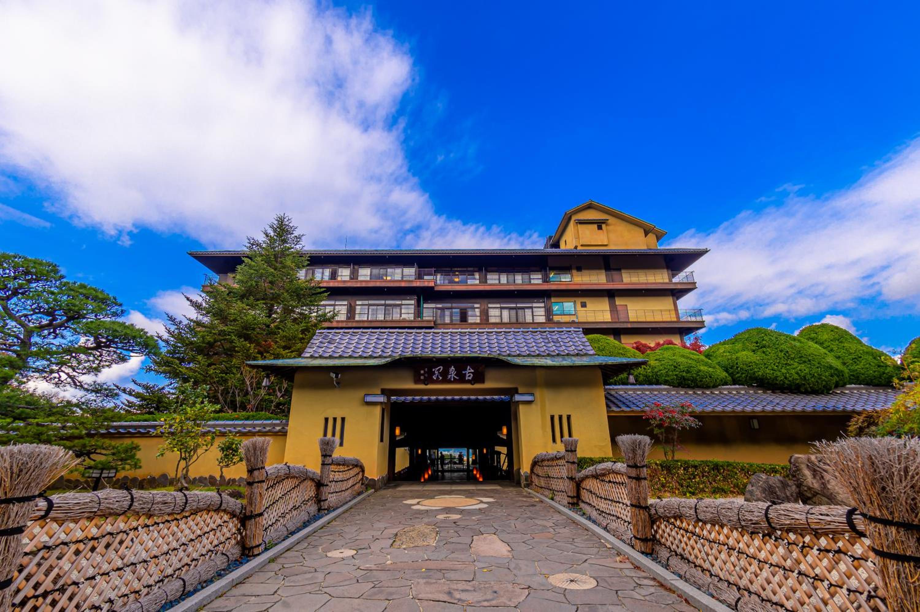 Motoyu Kosenkaku
