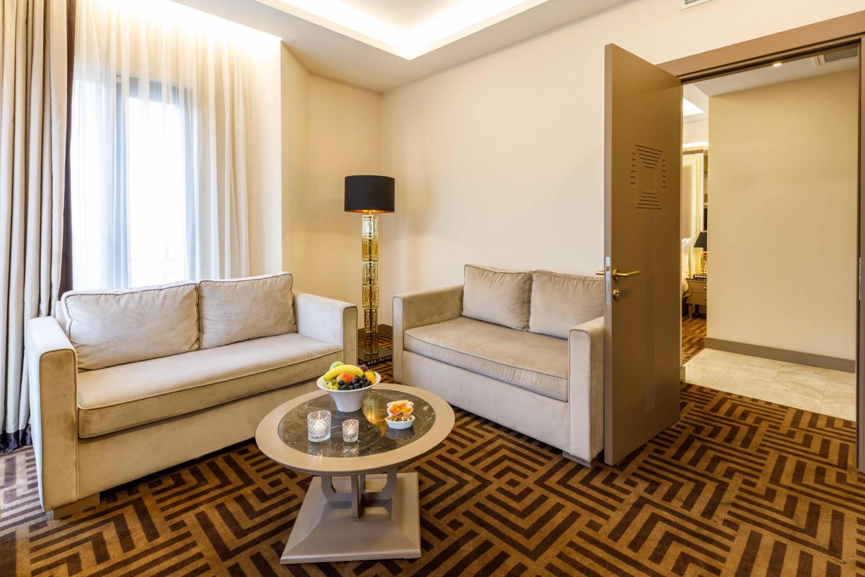 Ramada by Wyndham İstanbul Golden Horn - Image 36
