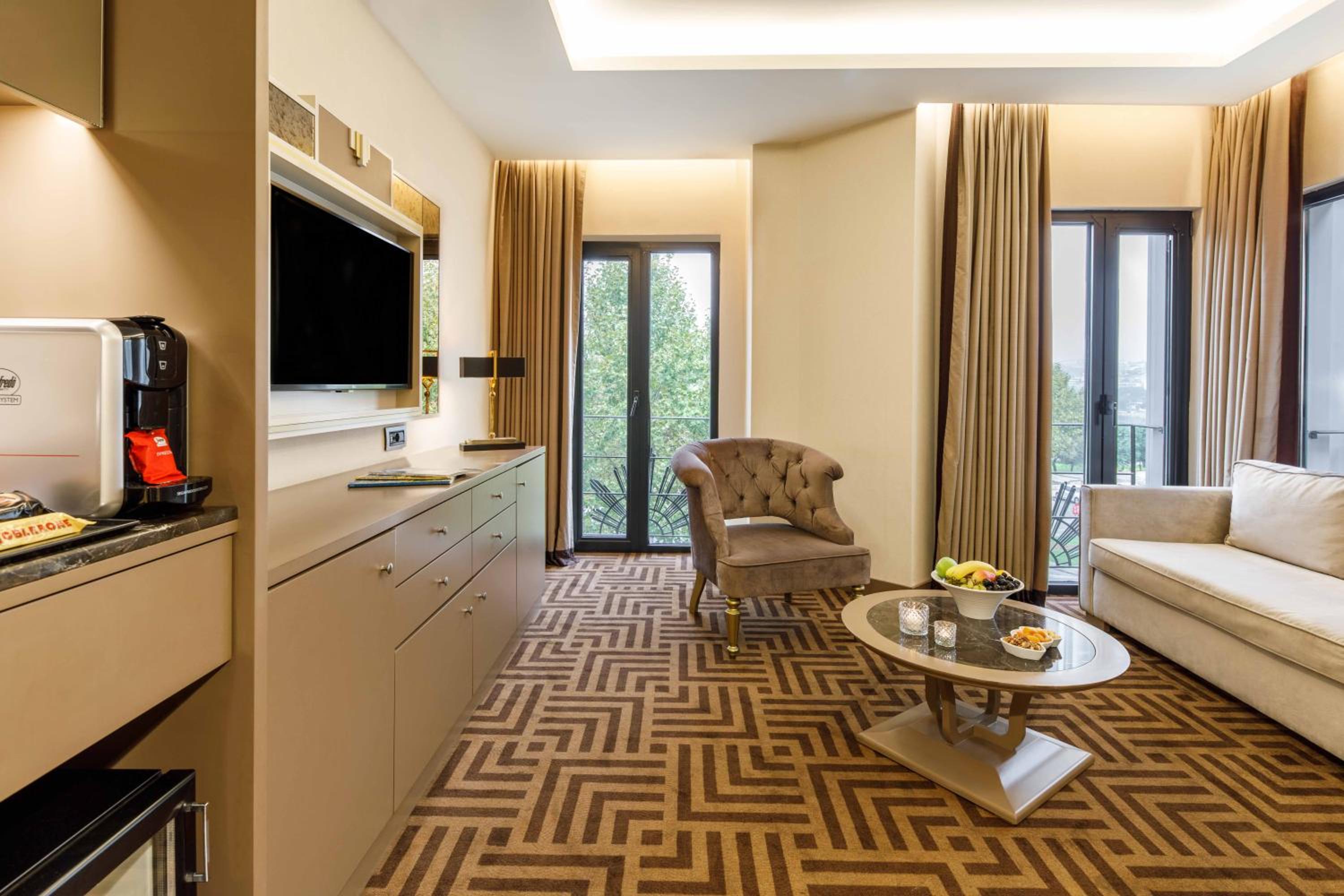 Ramada by Wyndham İstanbul Golden Horn - Image 35