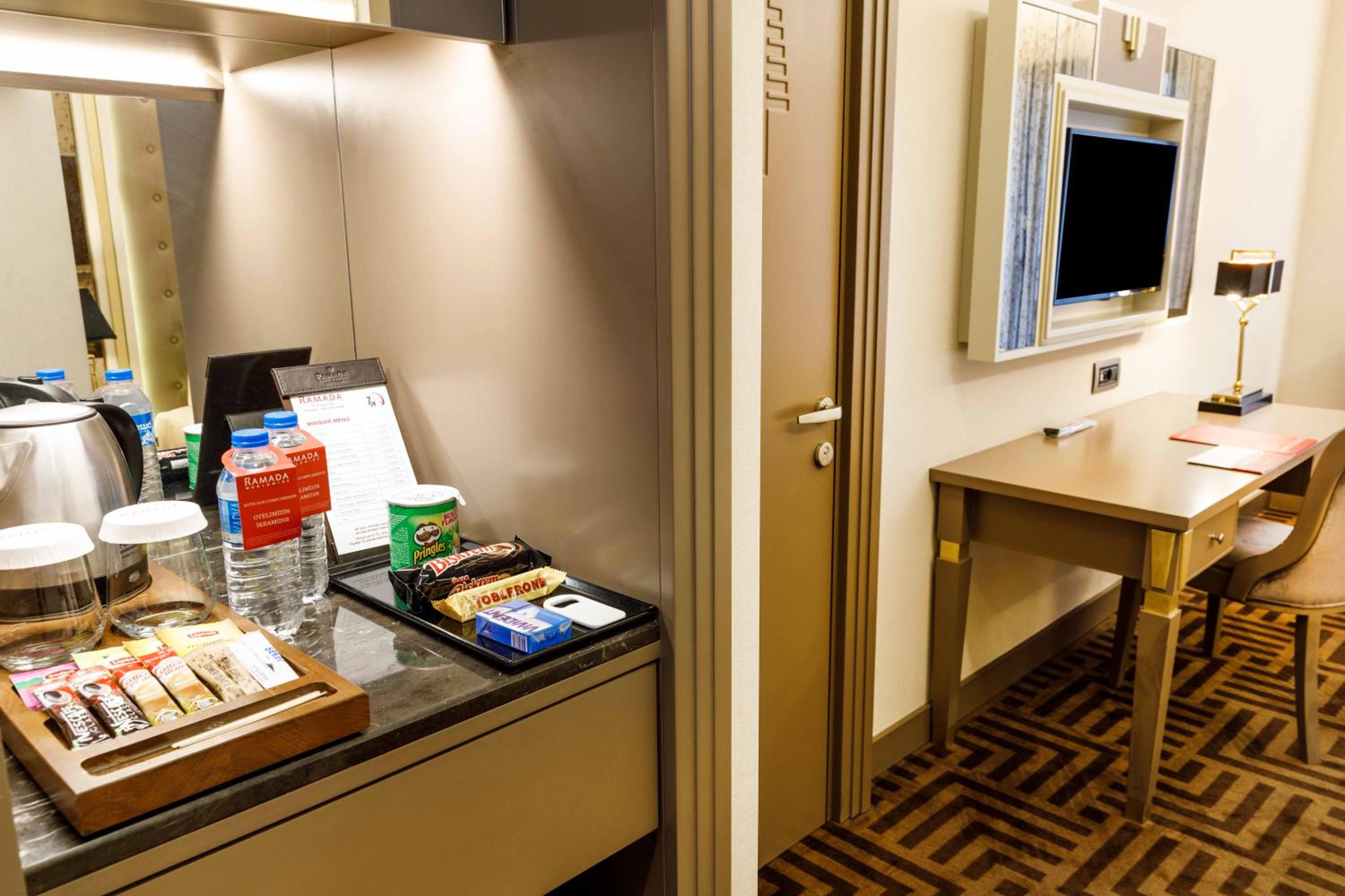 Ramada by Wyndham İstanbul Golden Horn - Image 24