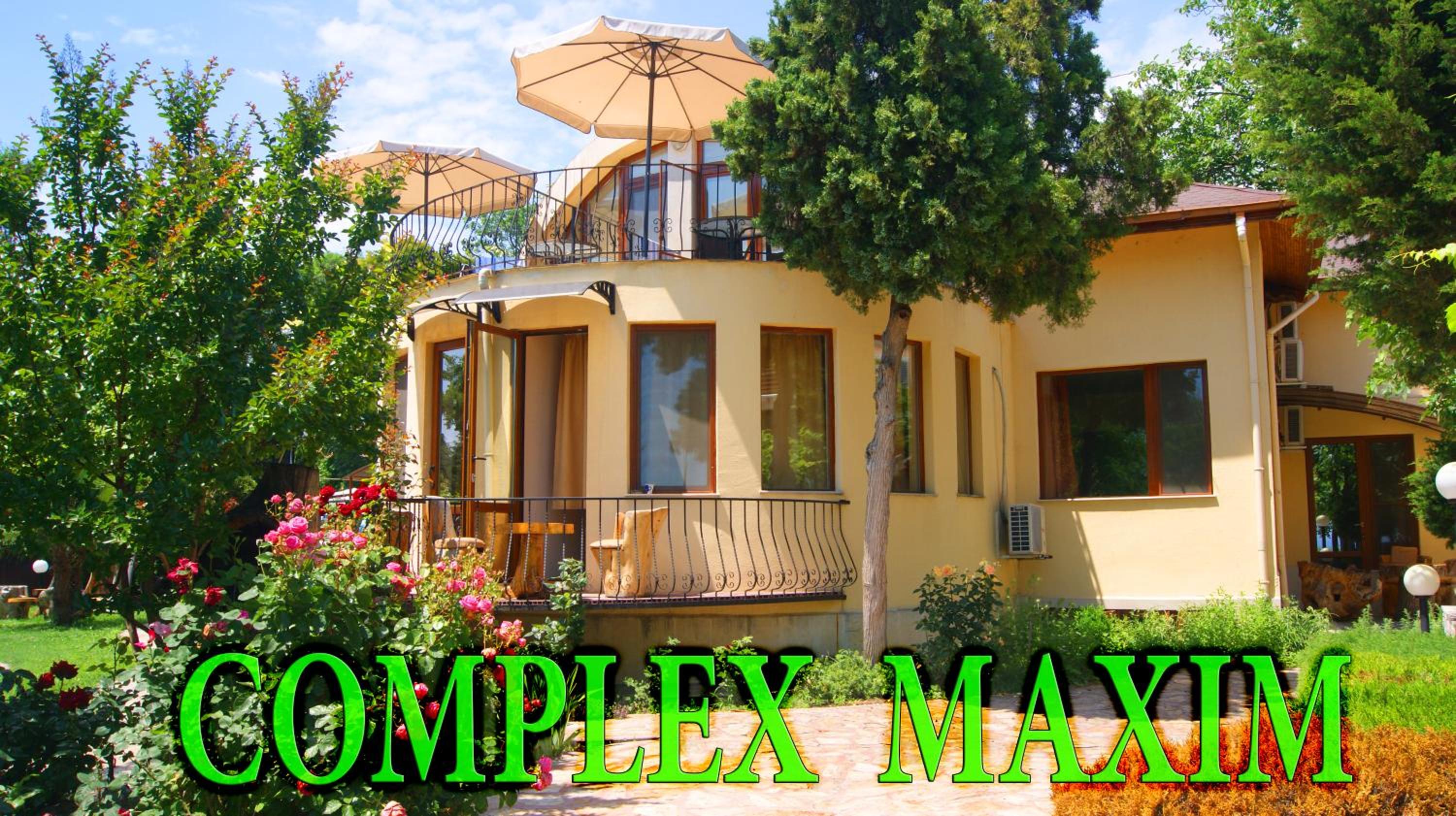 Complex Maxim - sea view