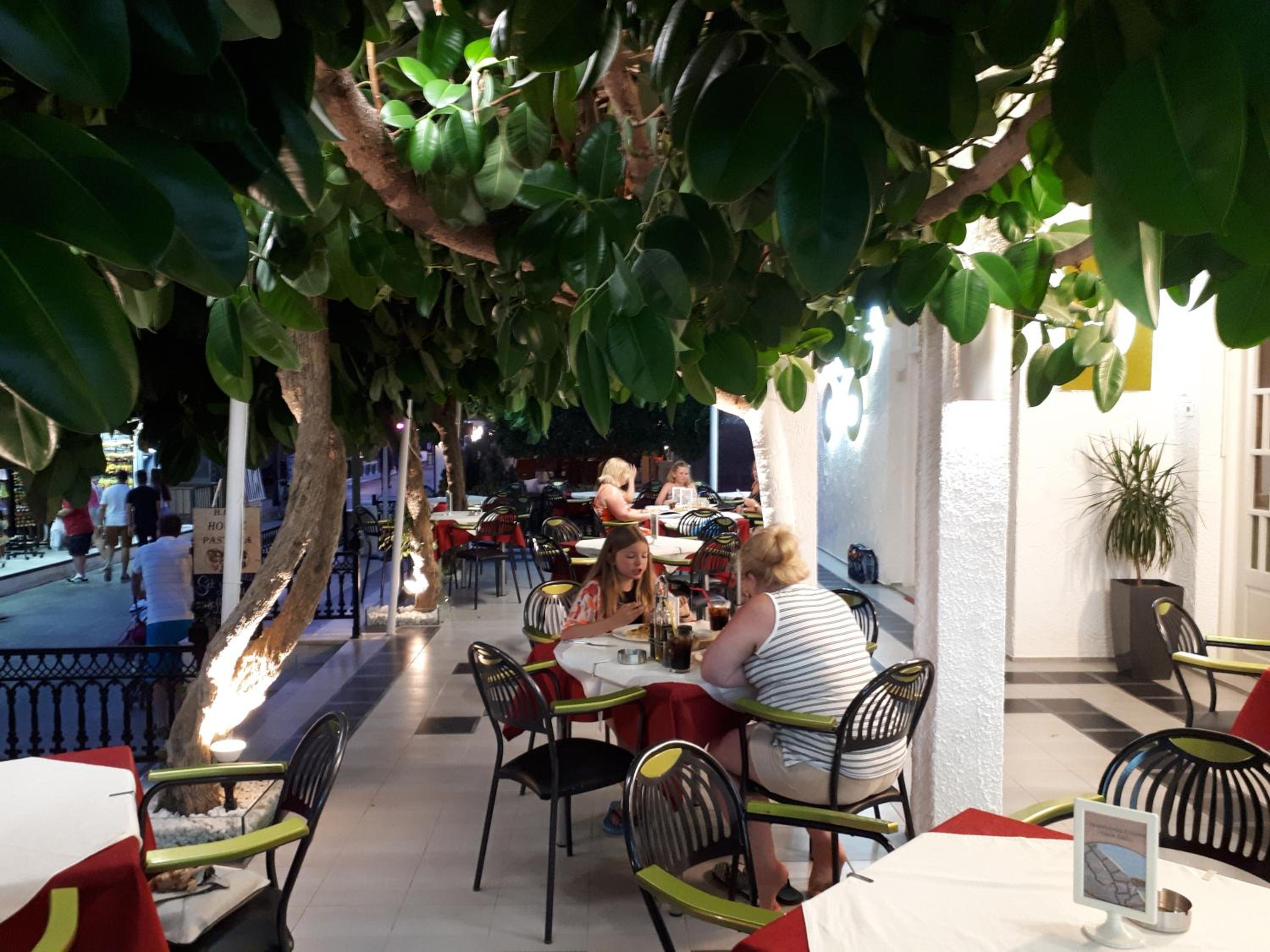Metaxa Apartments
