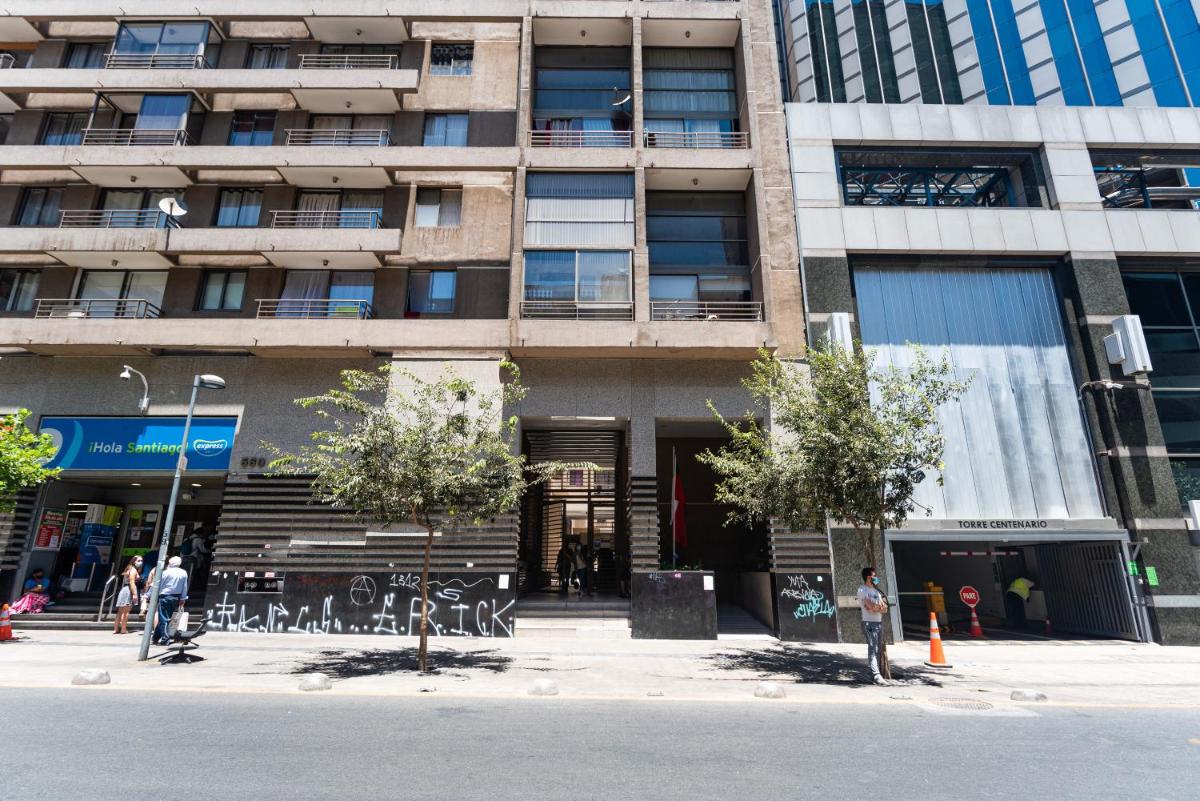 Urban Burgundy - 1BR, Metro, Wifi, TV