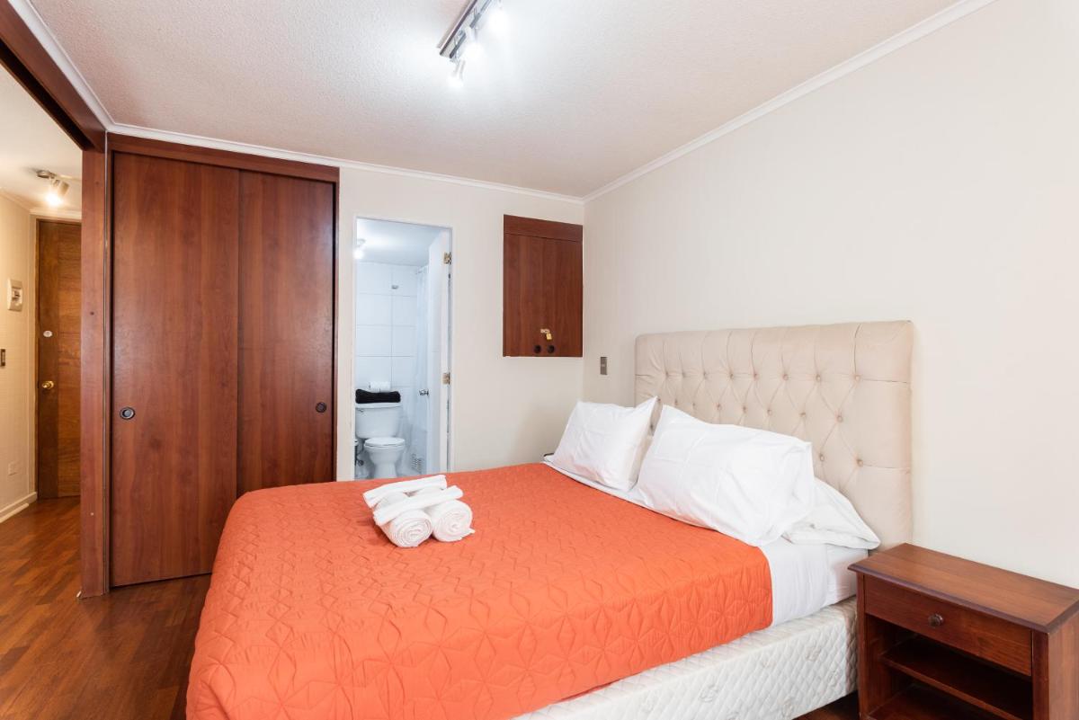 Urban Burgundy - 1BR, Metro, Wifi, TV