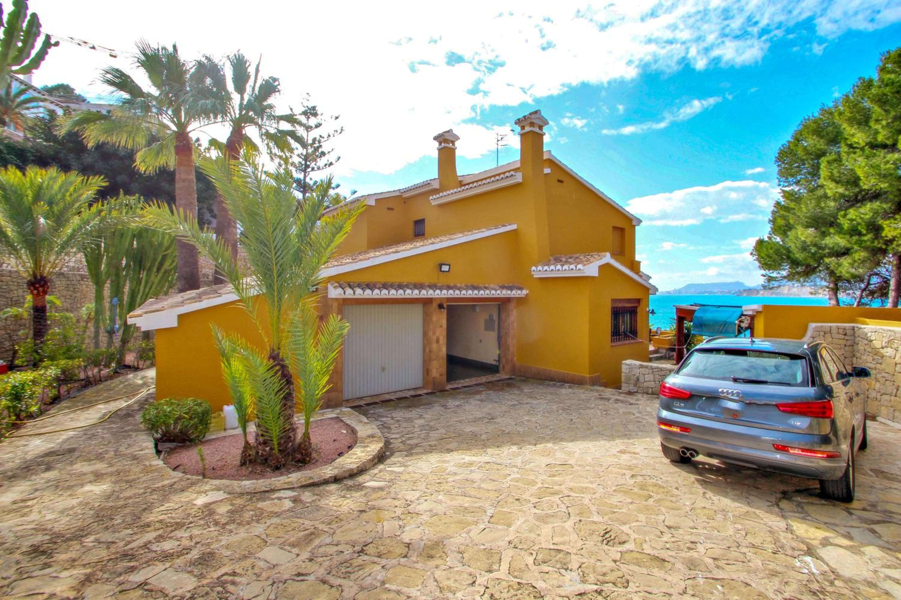 El Portet - beachfront holiday home with private pool in Moraira view 4
