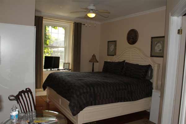 Baldachin Inn view 2