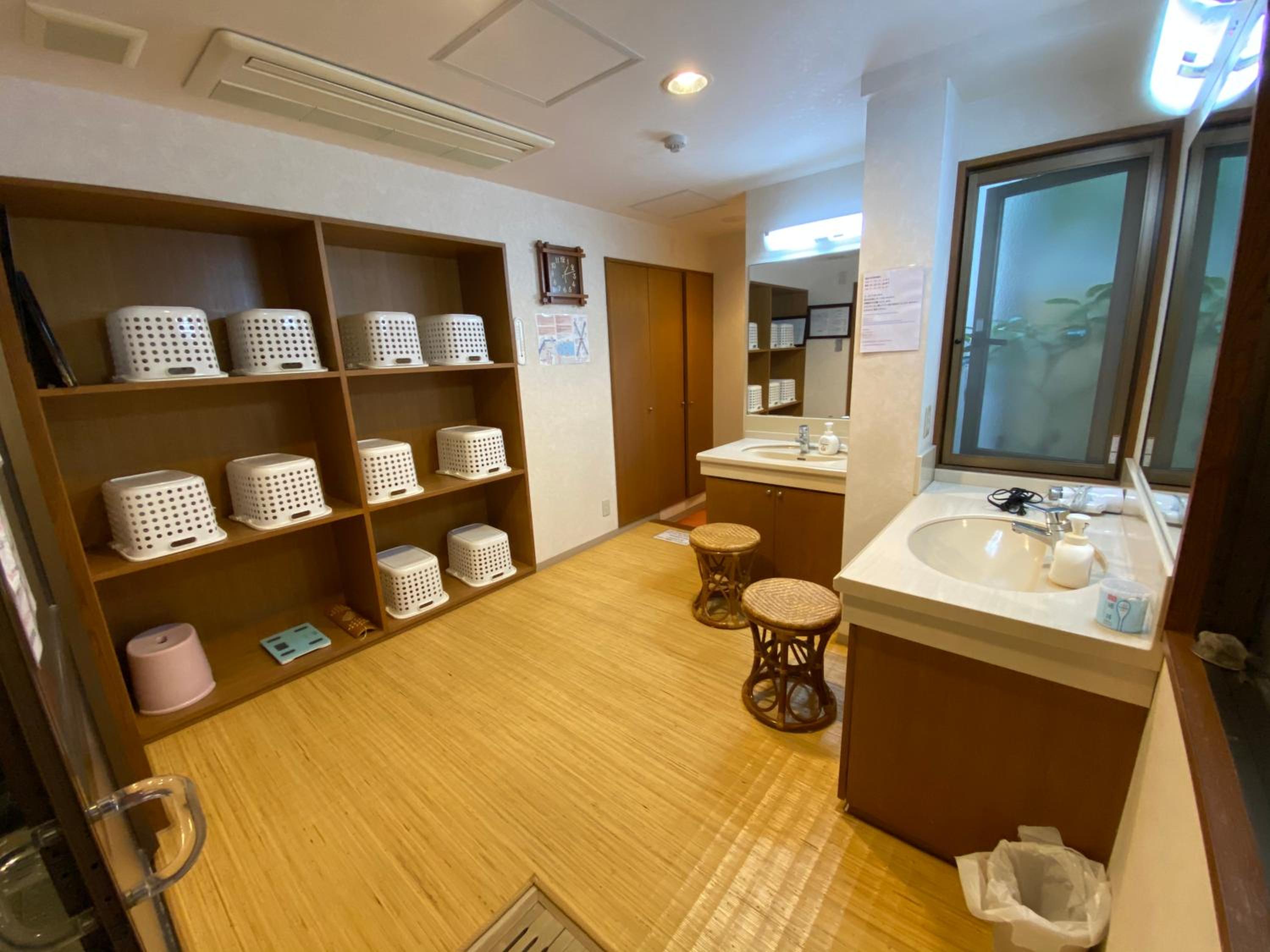 Atami Onsen Guest House Megumi 5 minutes walk from Atami Station