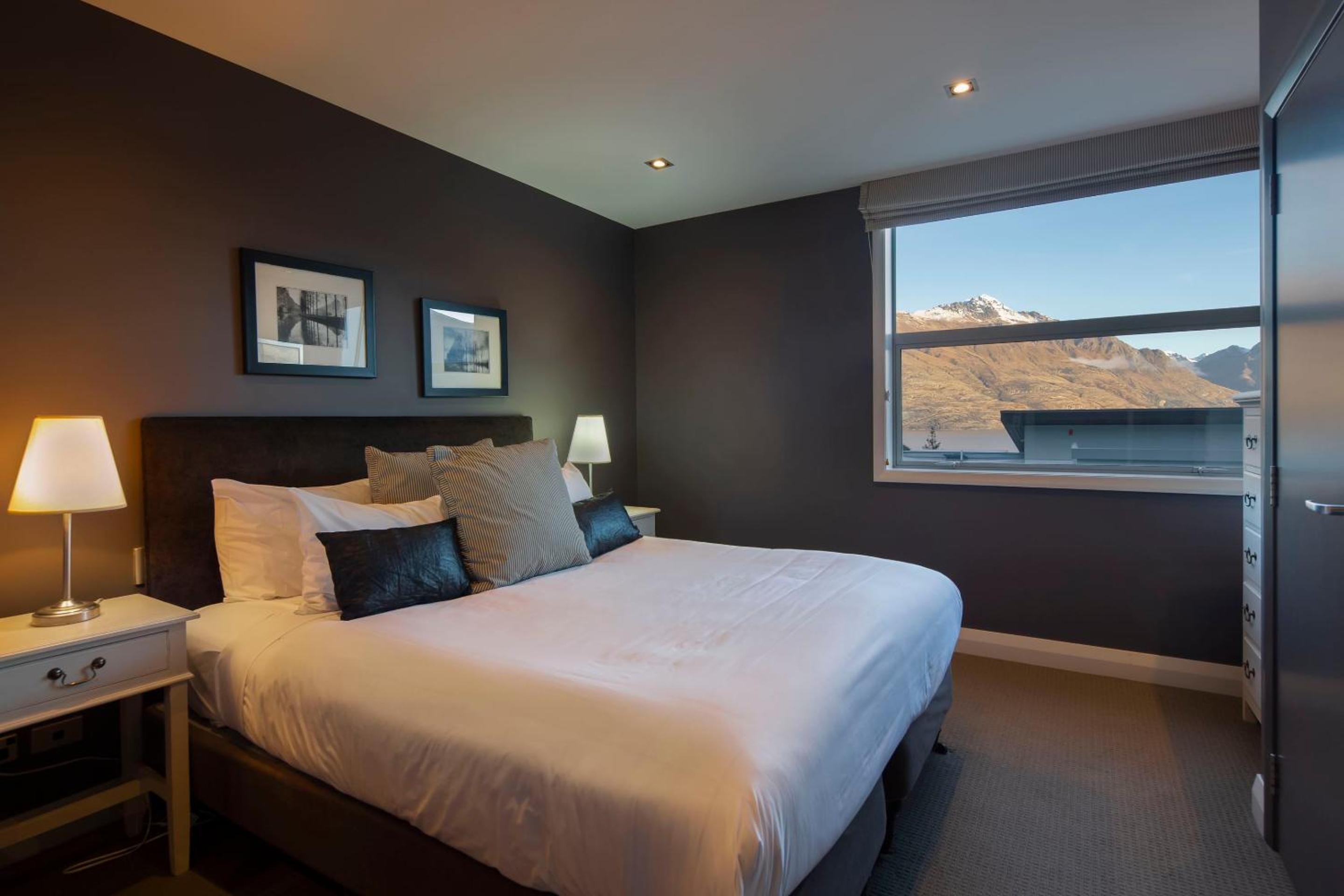 Remarkable Location Queenstown view 2
