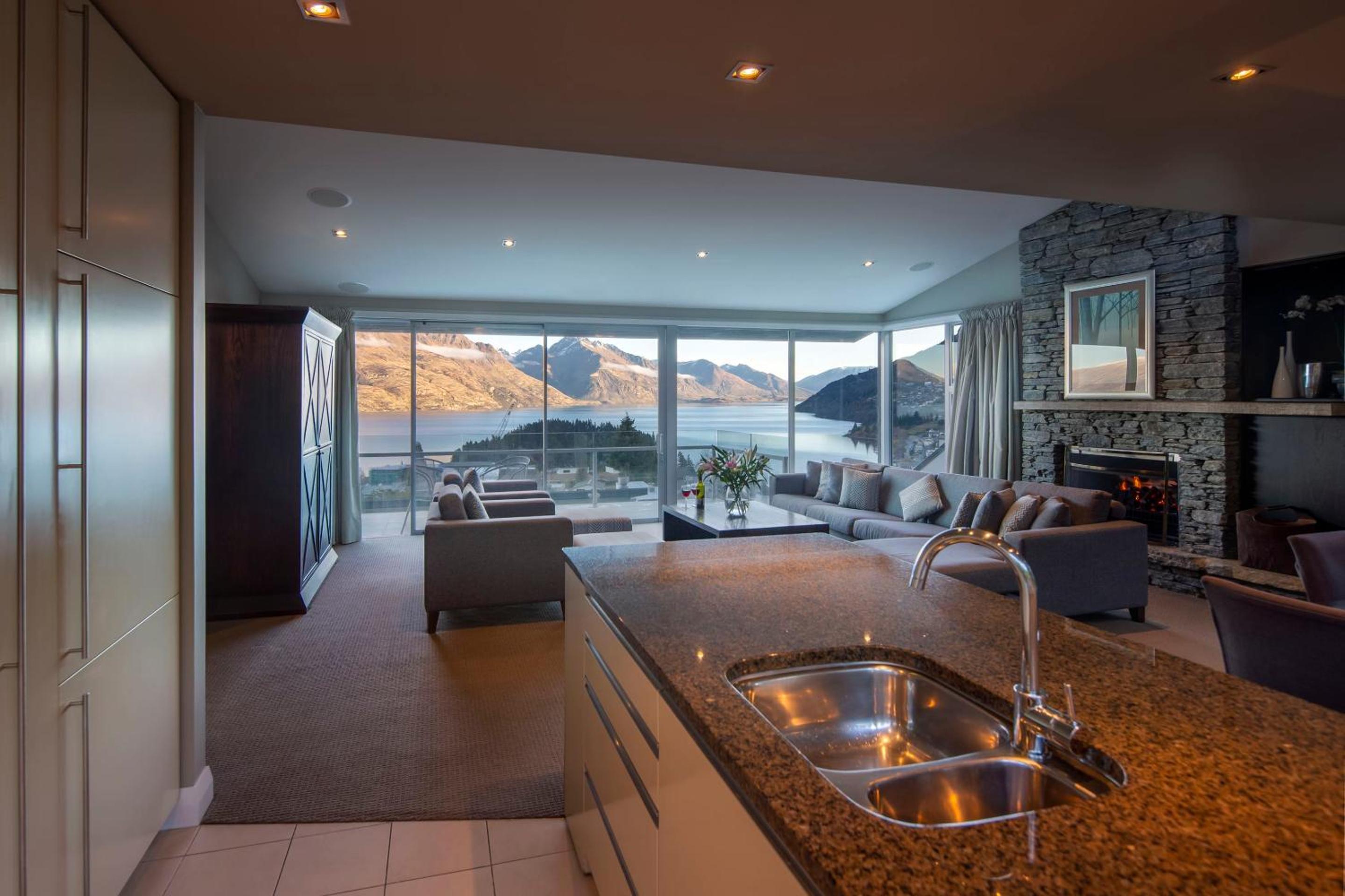 Remarkable Location Queenstown view 3