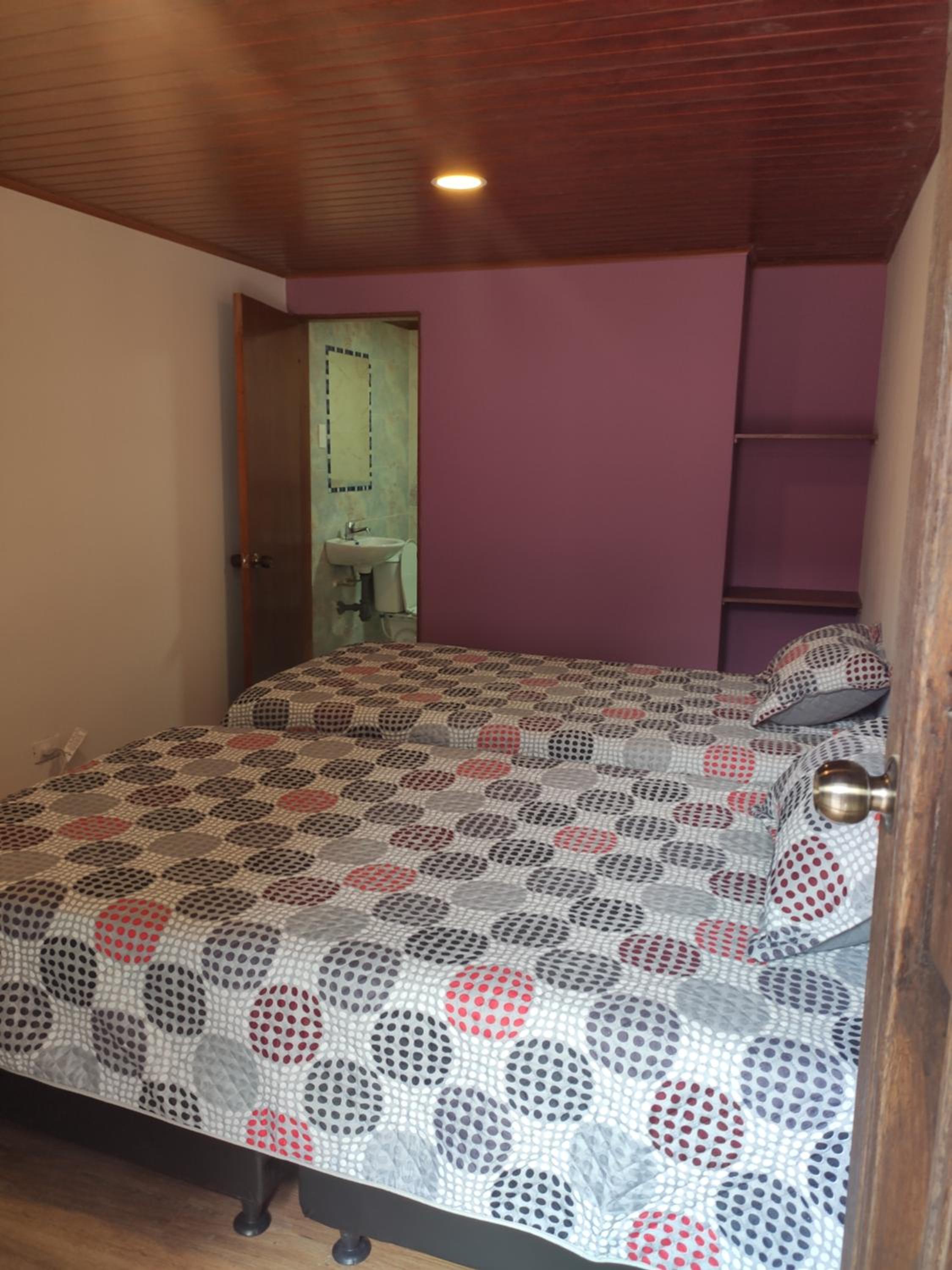 acogedor Hostal usaquen la parada del tren