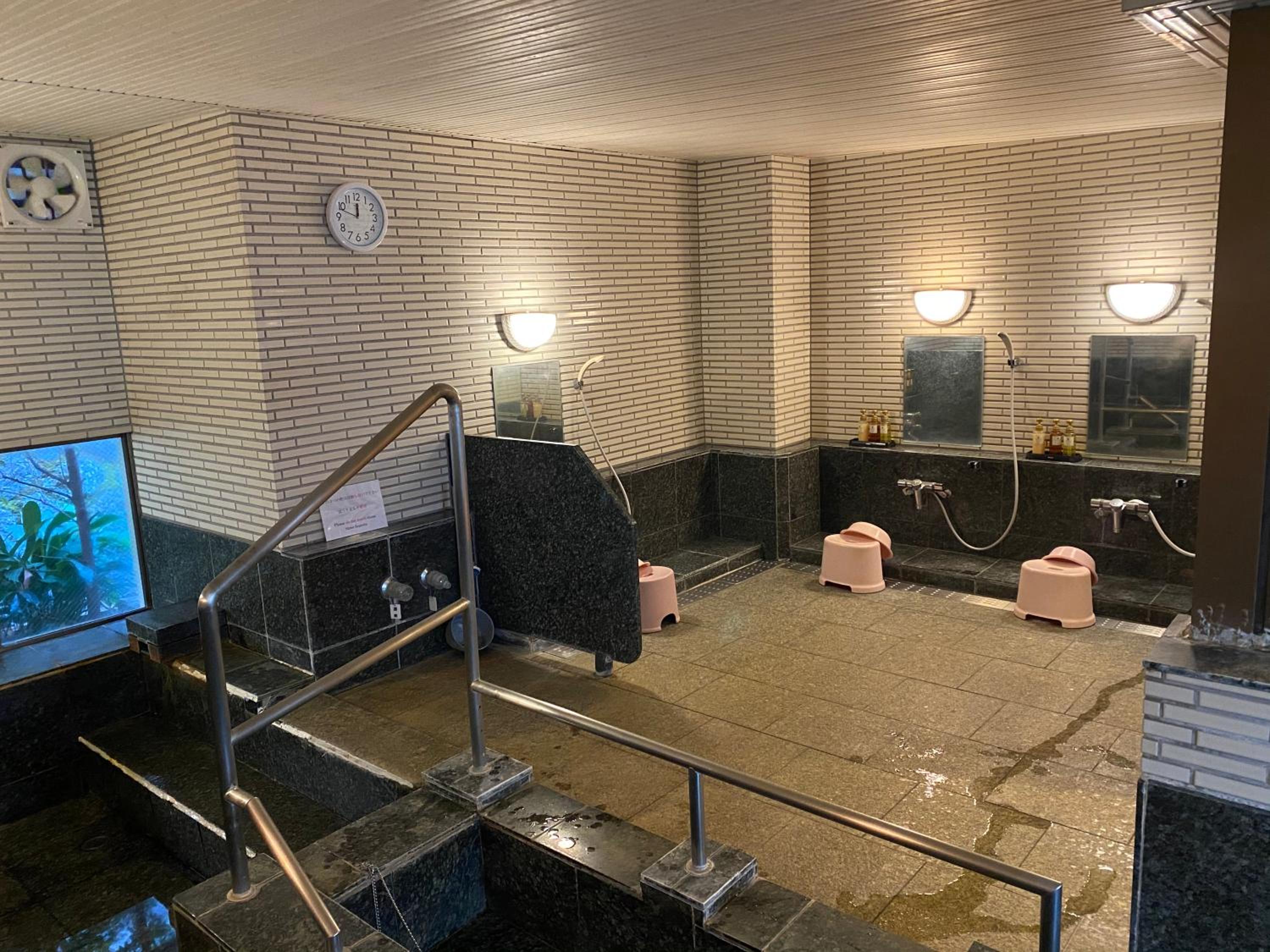 Atami Onsen Guest House Megumi 5 minutes walk from Atami Station