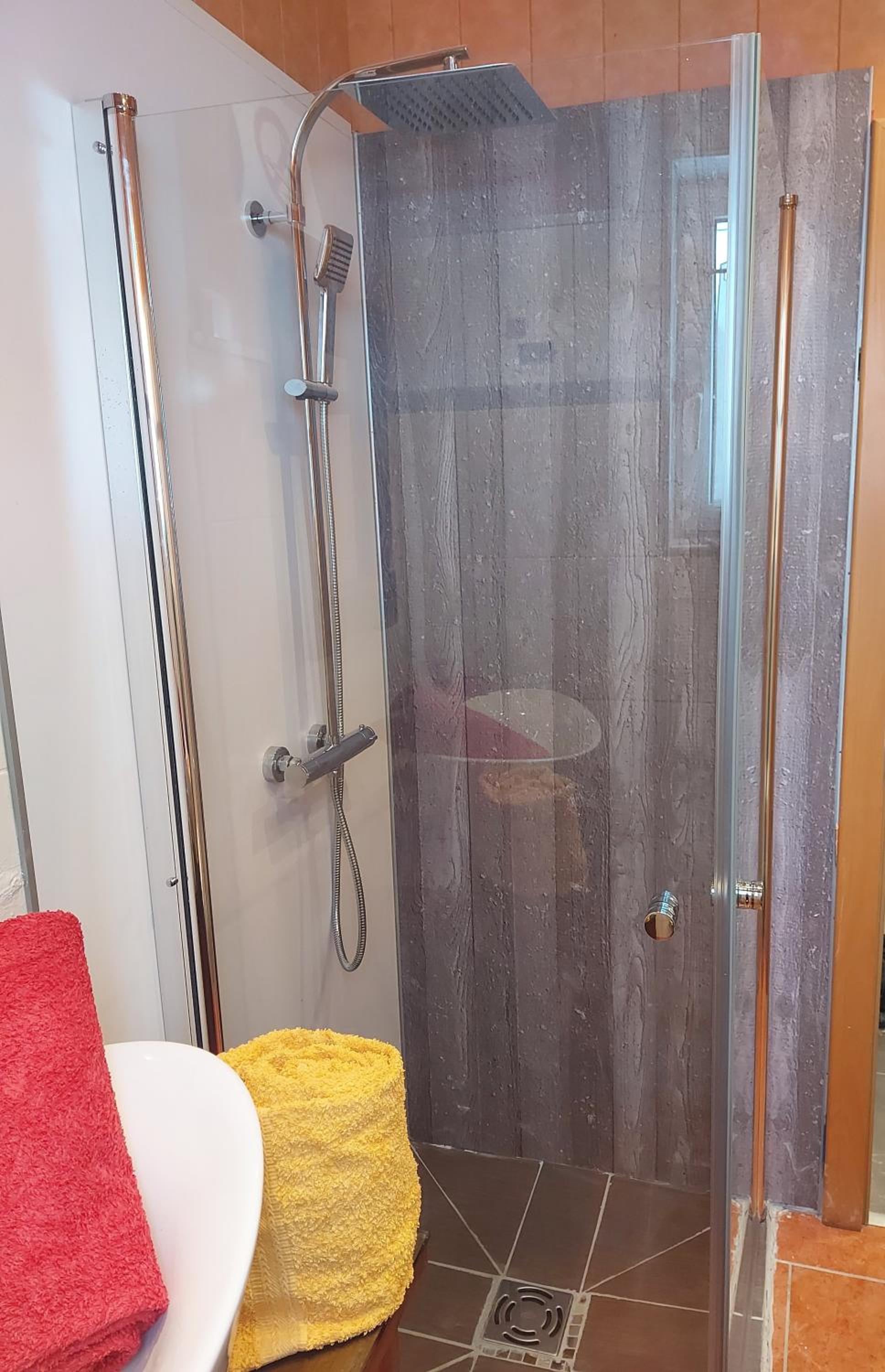 HAUS SONBERG mit Garten, Pool, Fasssauna, semi detached house with garden