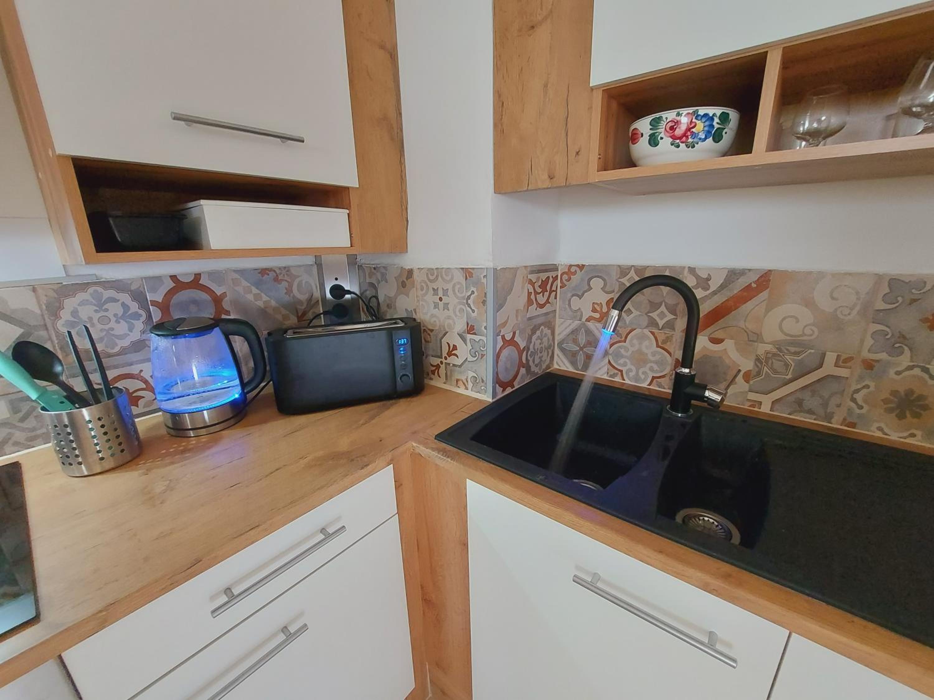 HAUS SONBERG mit Garten, Pool, Fasssauna, semi detached house with garden