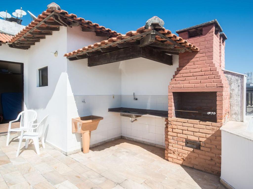 Excelente cobertura duplex a 2 quadras da Praia do Forte com 4 quartos