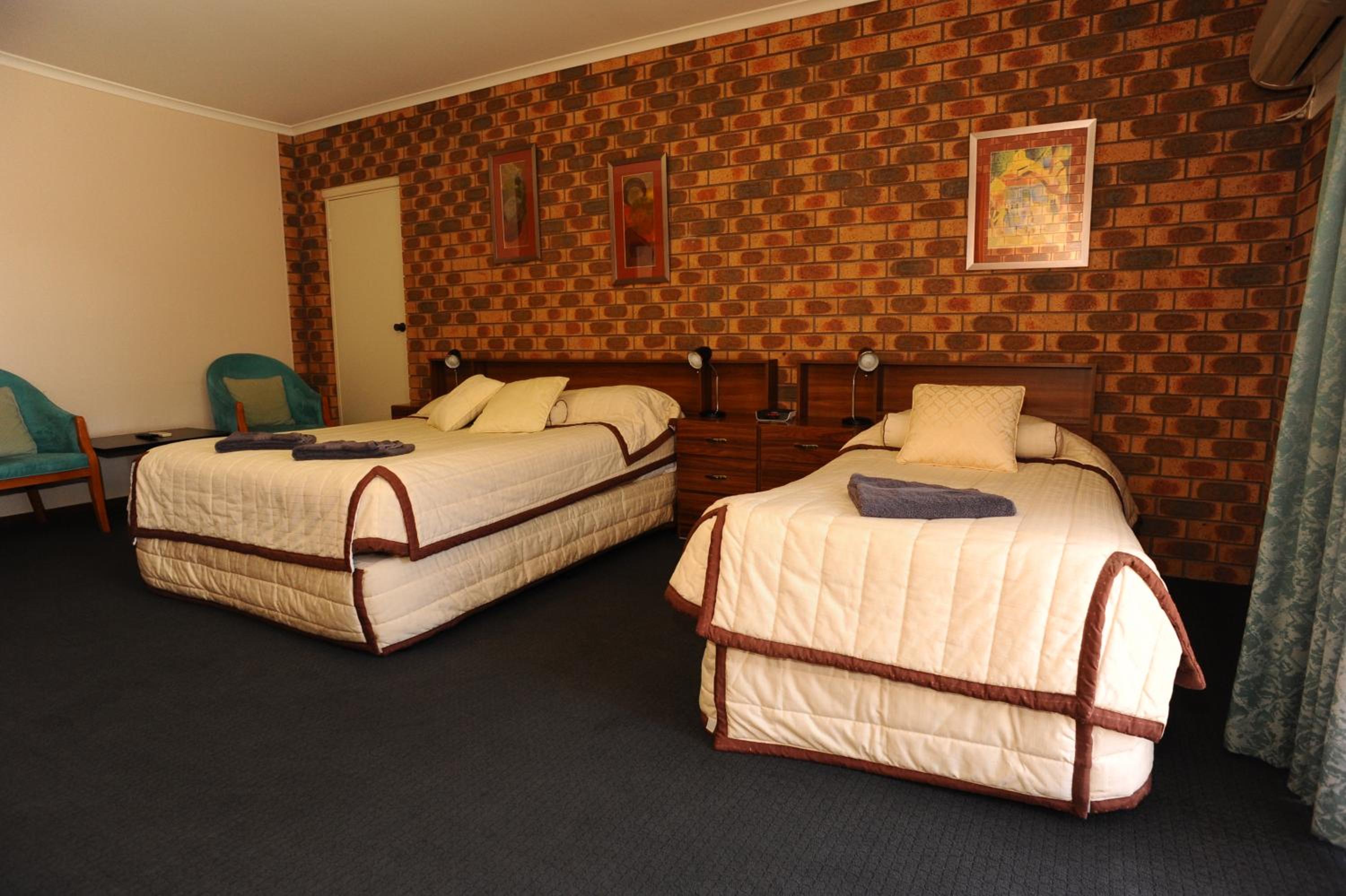 Horsham Mid City Court Motel