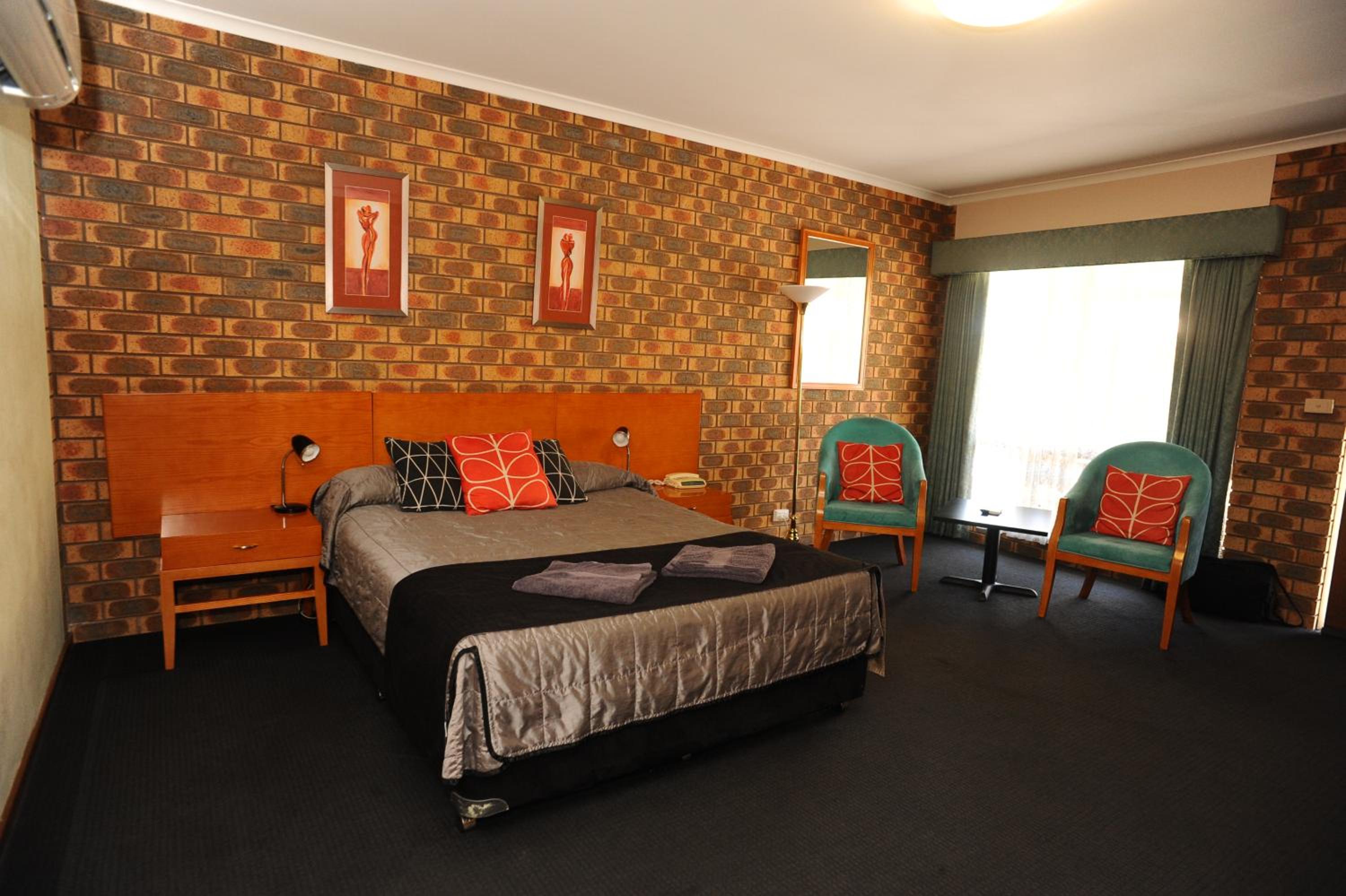 Horsham Mid City Court Motel