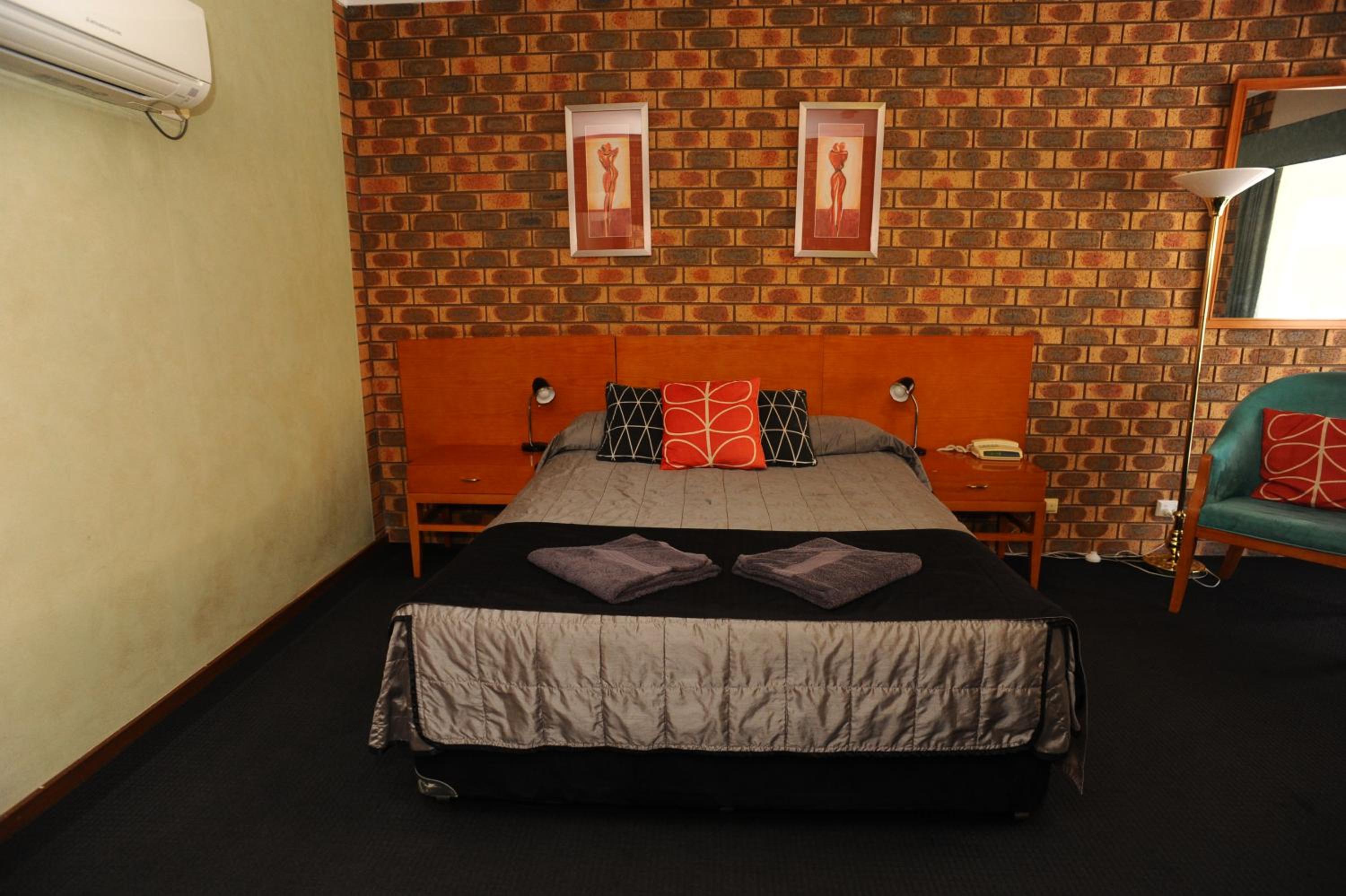 Horsham Mid City Court Motel