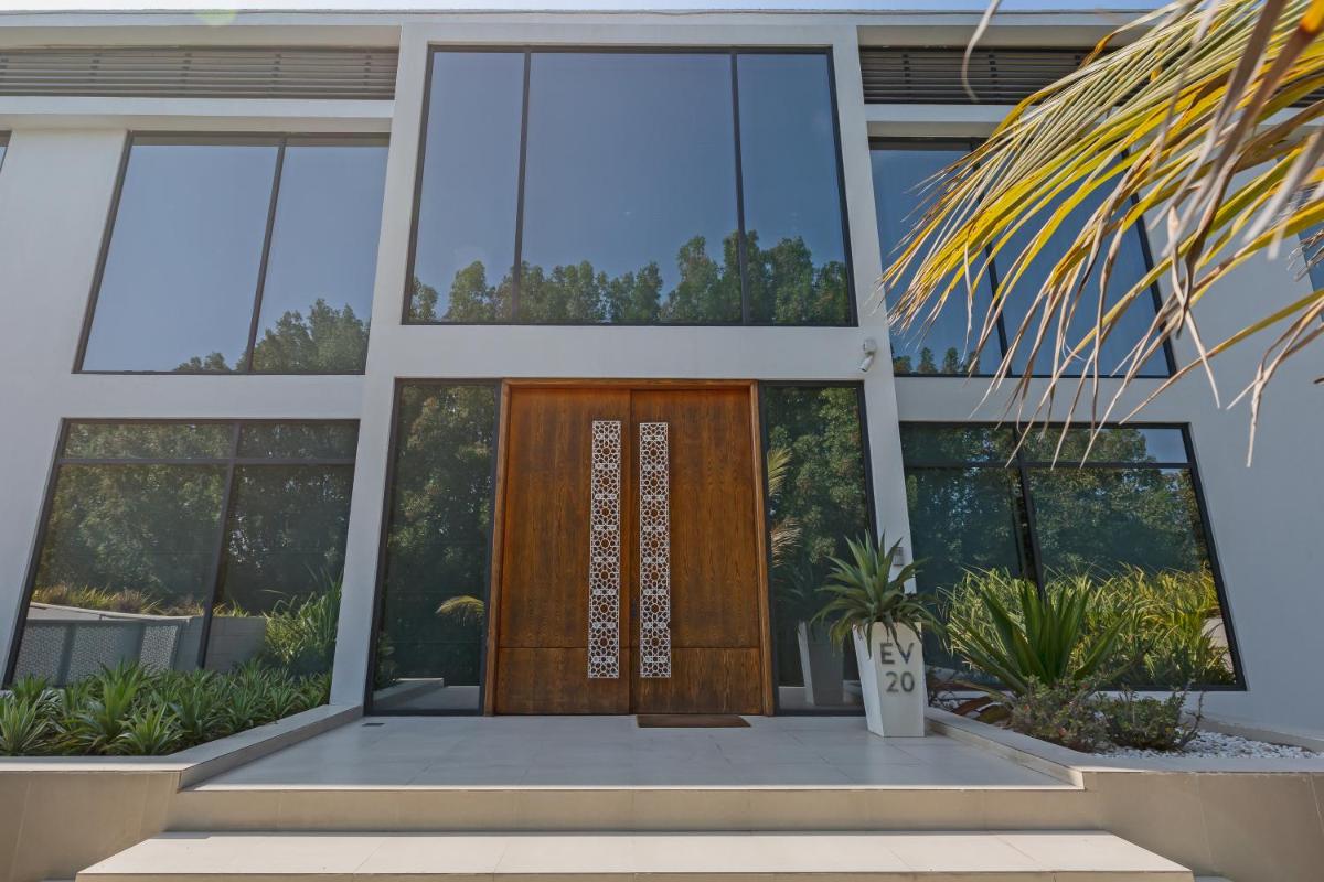 Paradise Nurai Villa - 6 Bedrooms