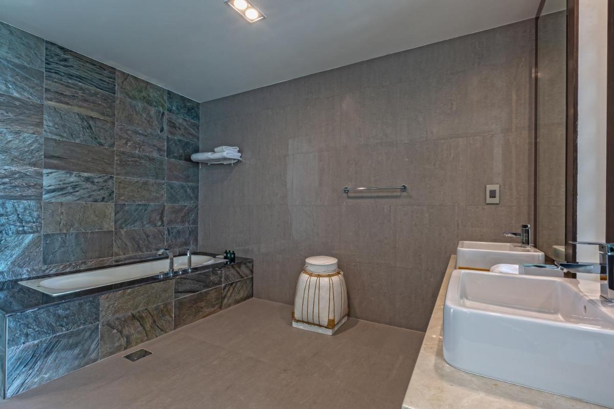 Paradise Nurai Villa - 6 Bedrooms