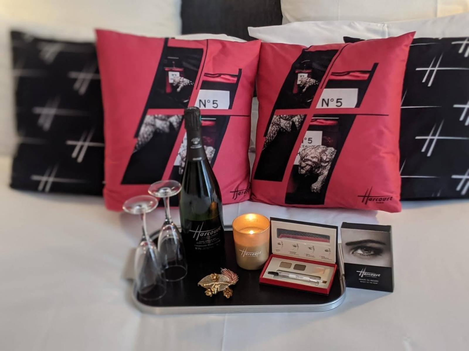 RESIDENCES HARCOURT - Ile Saint Louis - PARIS