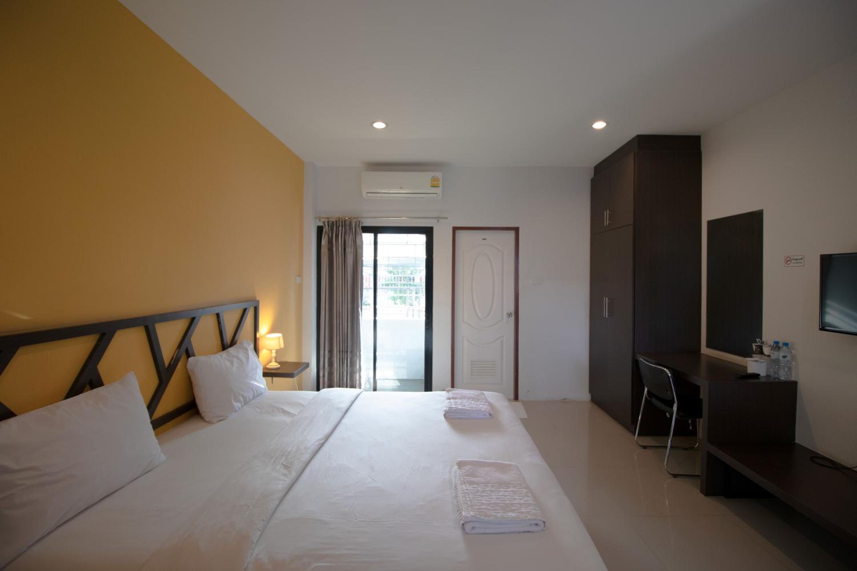 Somsamai Style Apartment