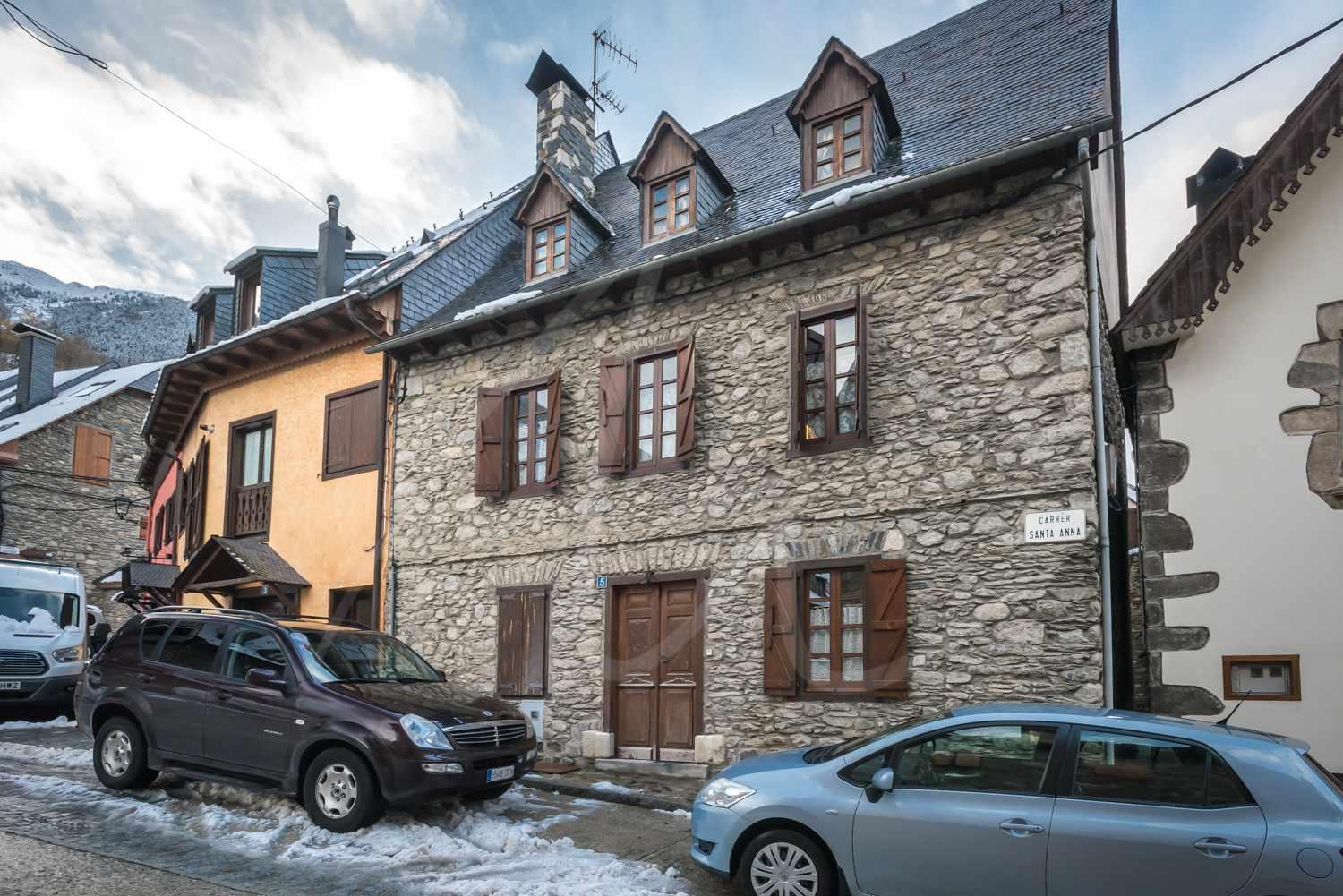 Casa Ferrera by SeaMount Rentals view 2