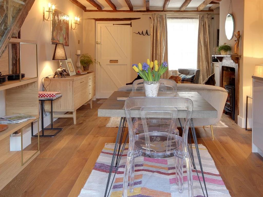 Farnham Vacations - Cartref - Property Image 5
