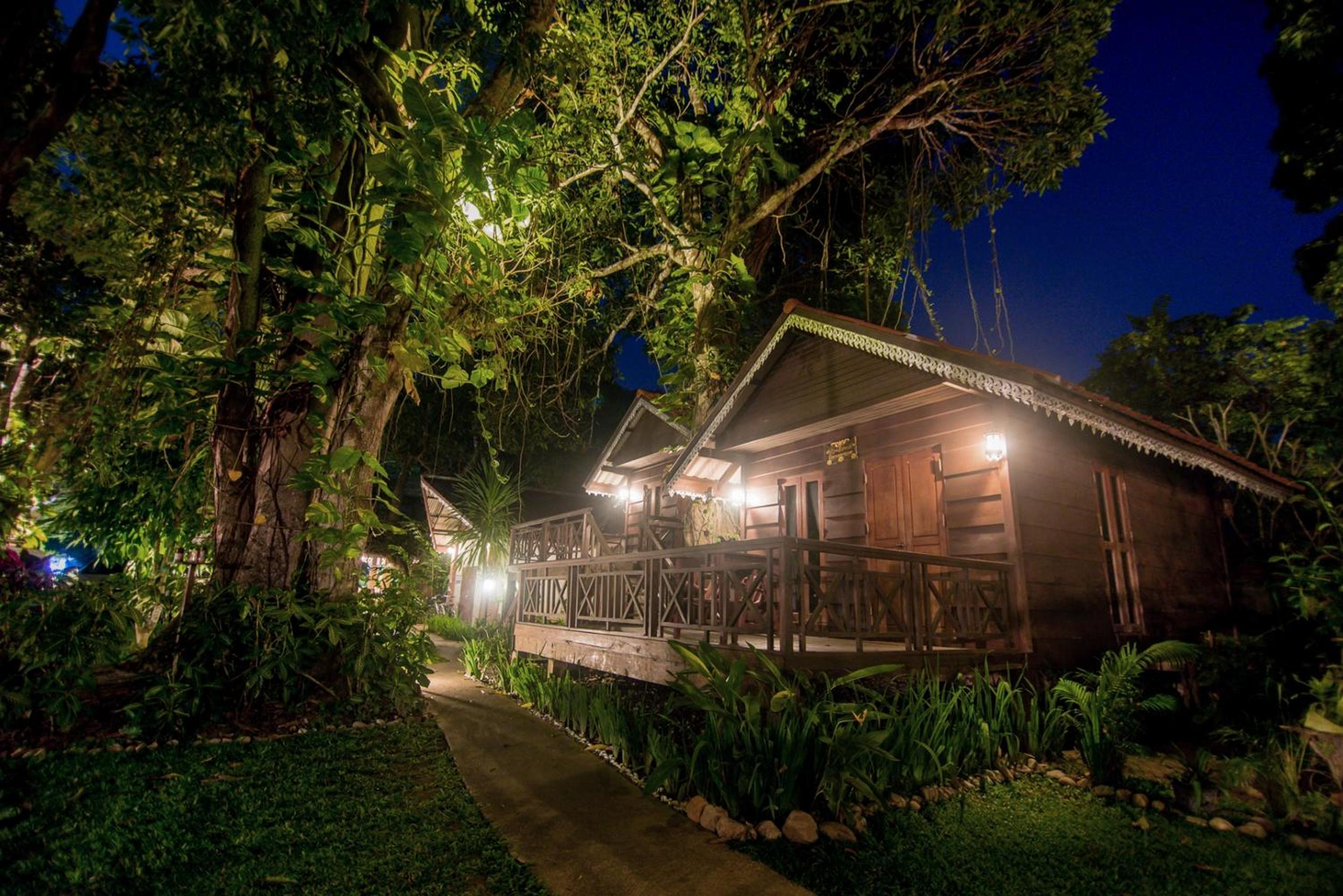 Banviewnam Camping & Resort