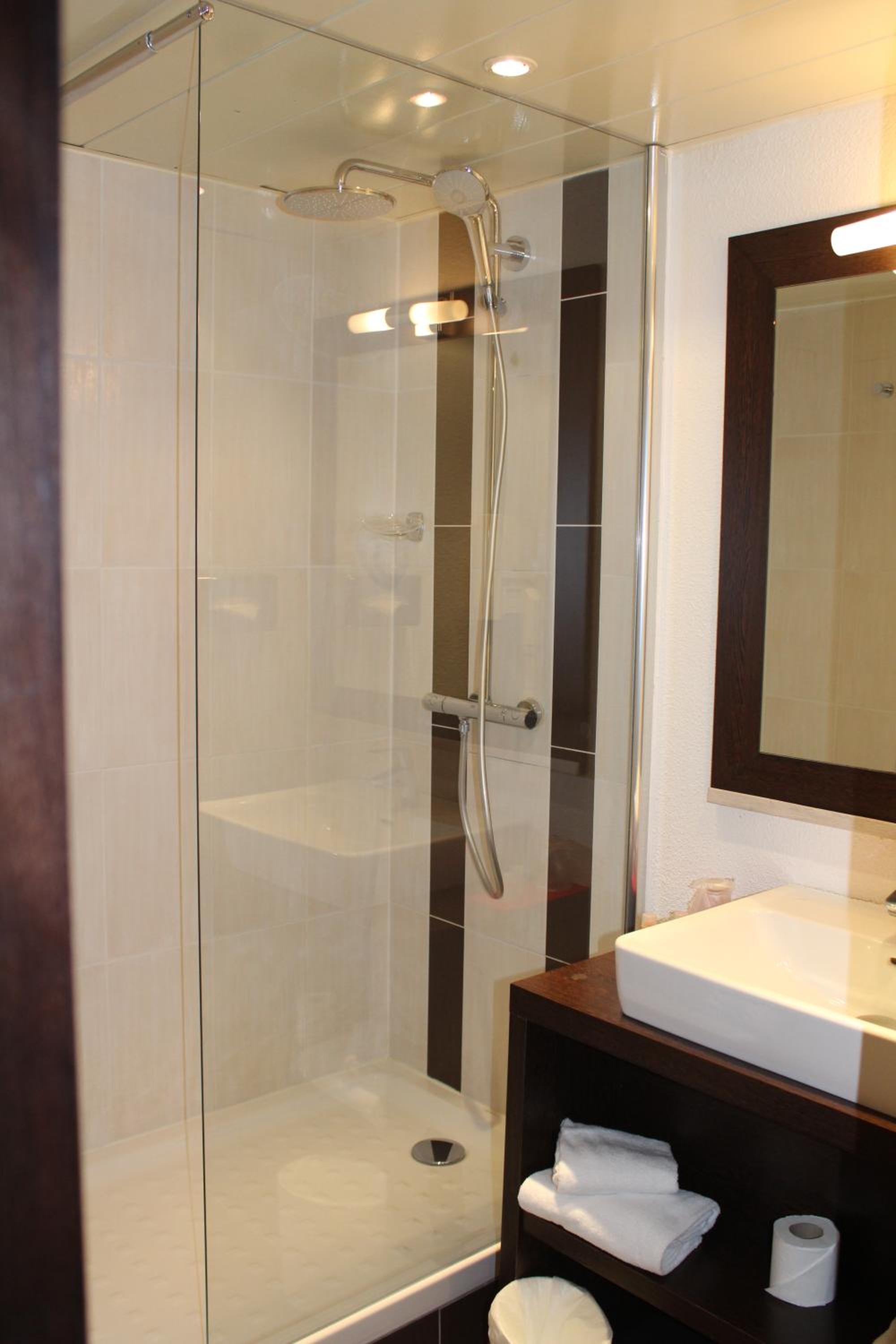 Golden Tulip Roissy Saint Witz — 11