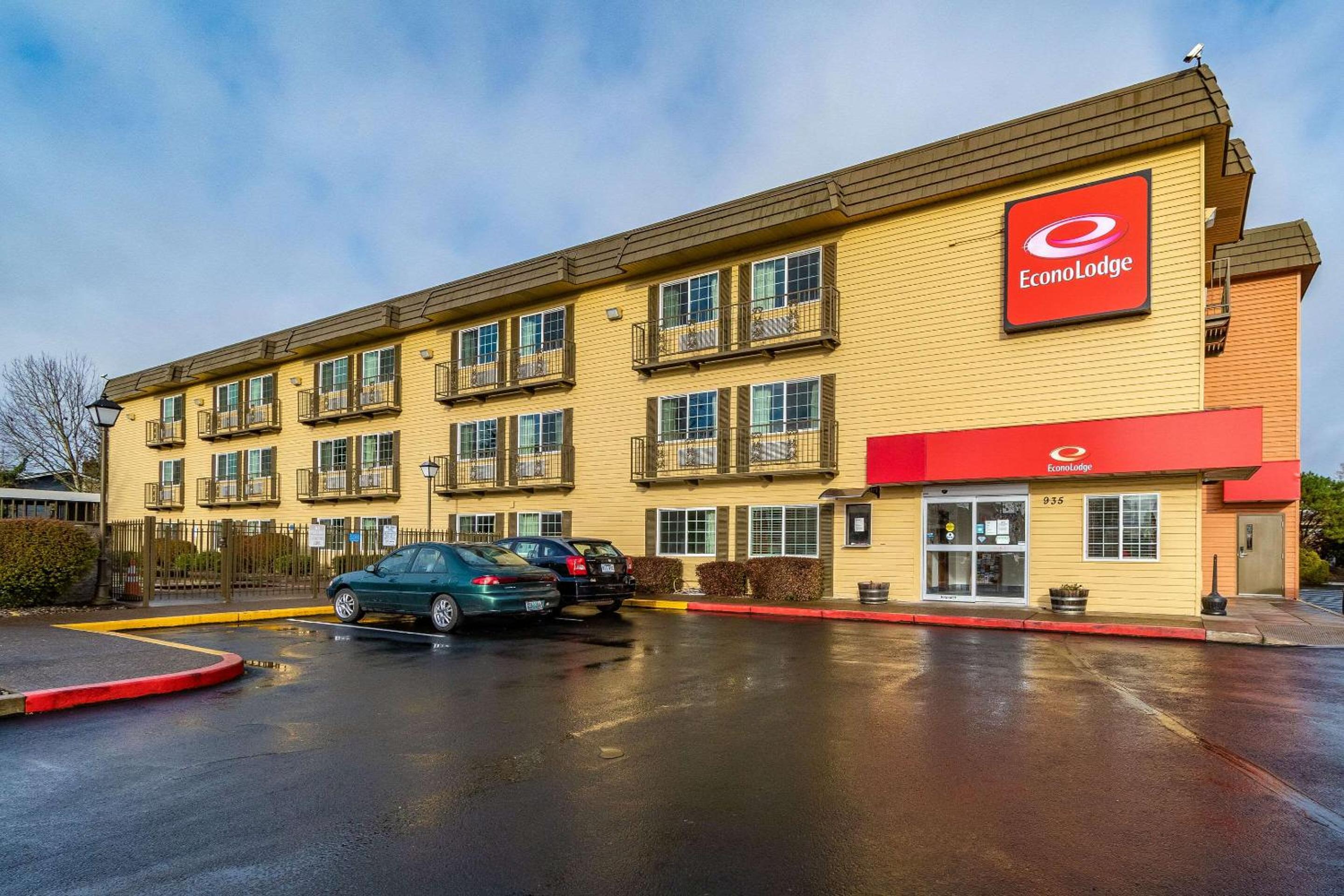 Corvallis Vacations - Econo Lodge Corvallis Near University - Property Image 1