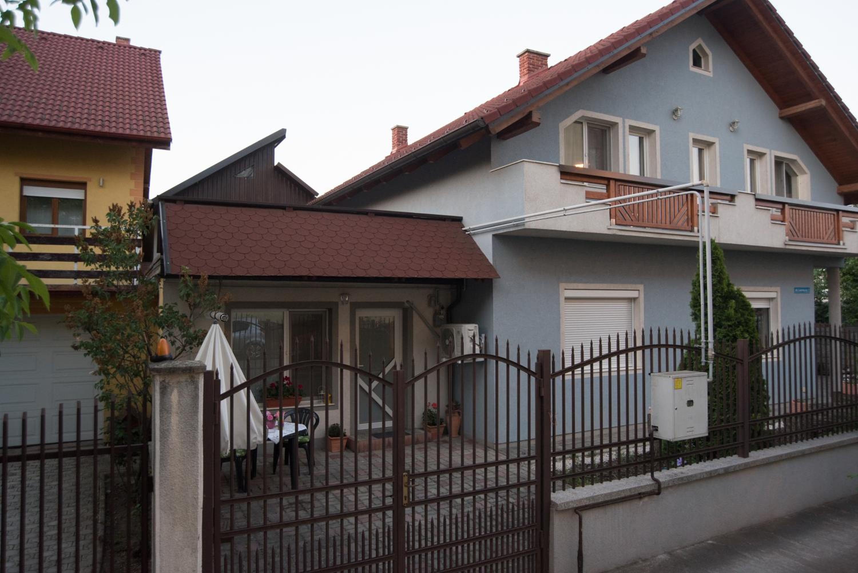 Cassa Blue view 2